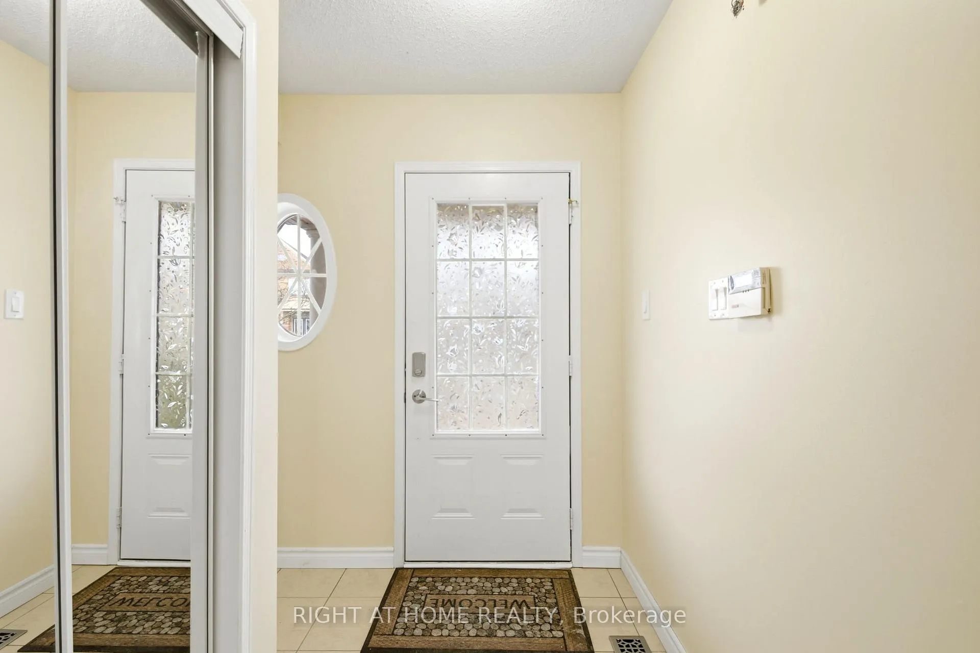 Photo 37 of 212 Venice Gate Drive, Vaughan, Vellore Village — HOMEH