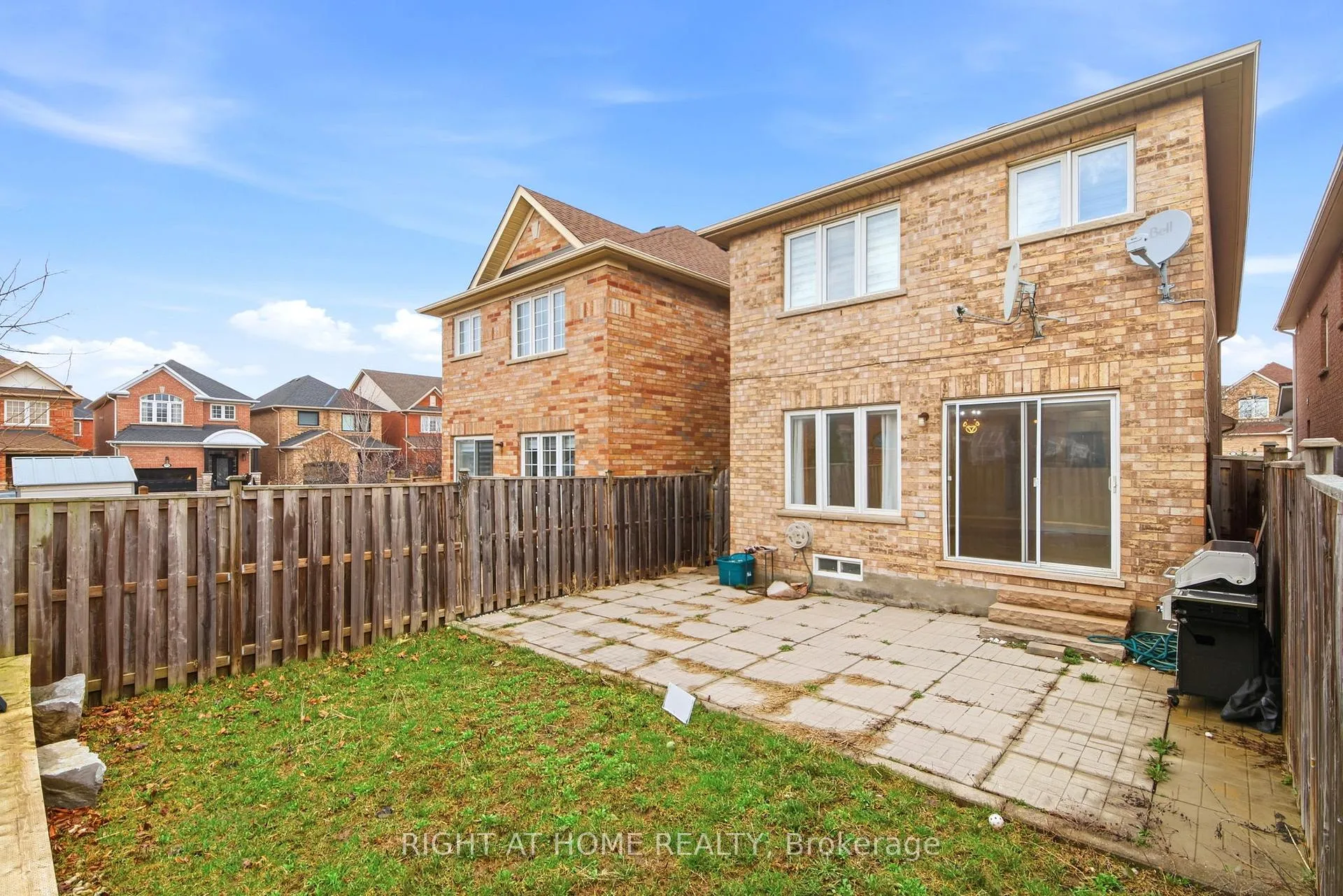 Photo 40 of 212 Venice Gate Drive, Vaughan, Vellore Village — HOMEH