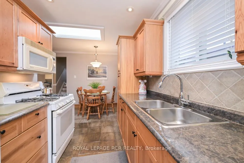 Photo 5 of 5 Lawrence Avenue, Orangeville — HOMEH