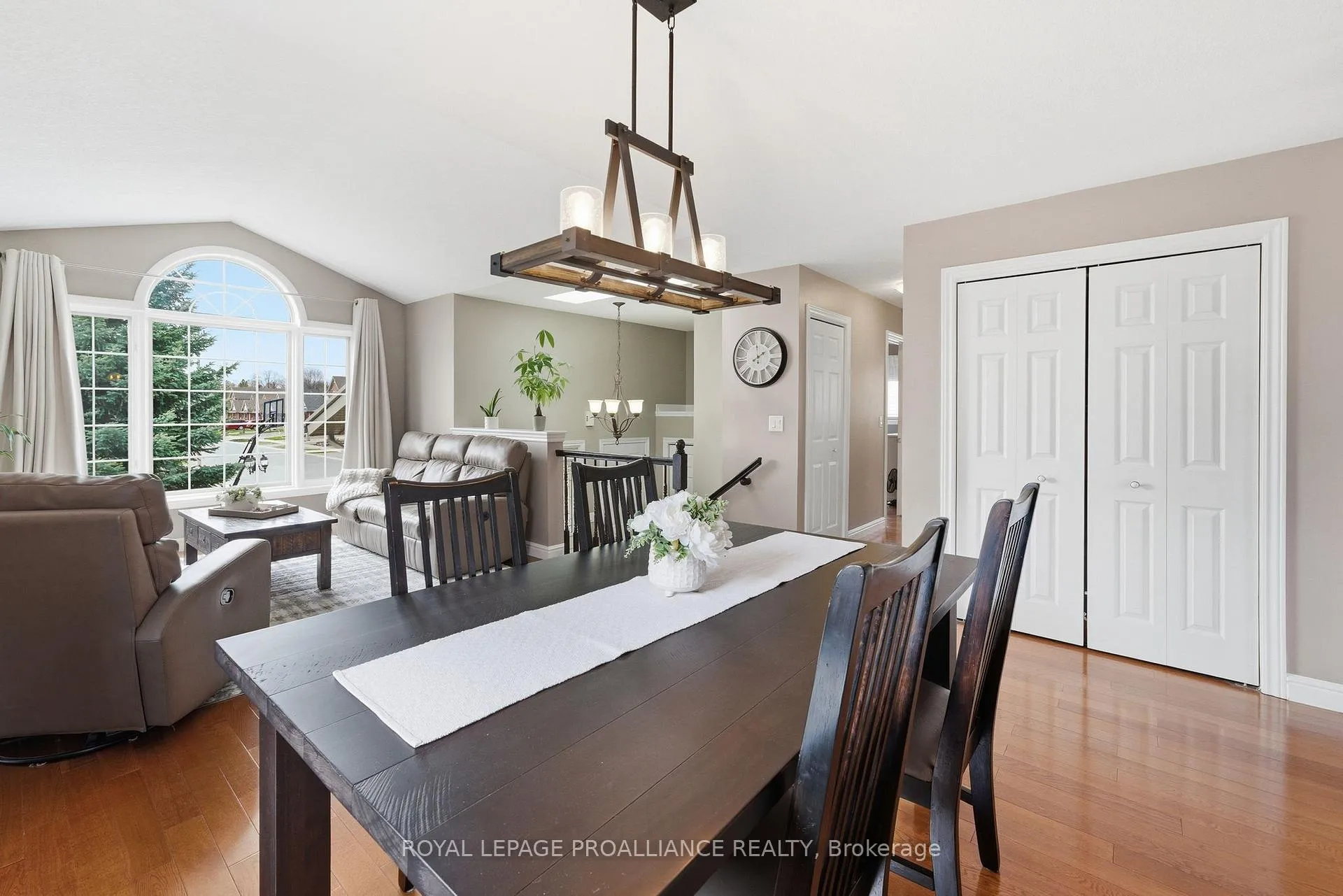 Photo 8 of 57 Finch Drive, Belleville, Belleville Ward — HOMEH