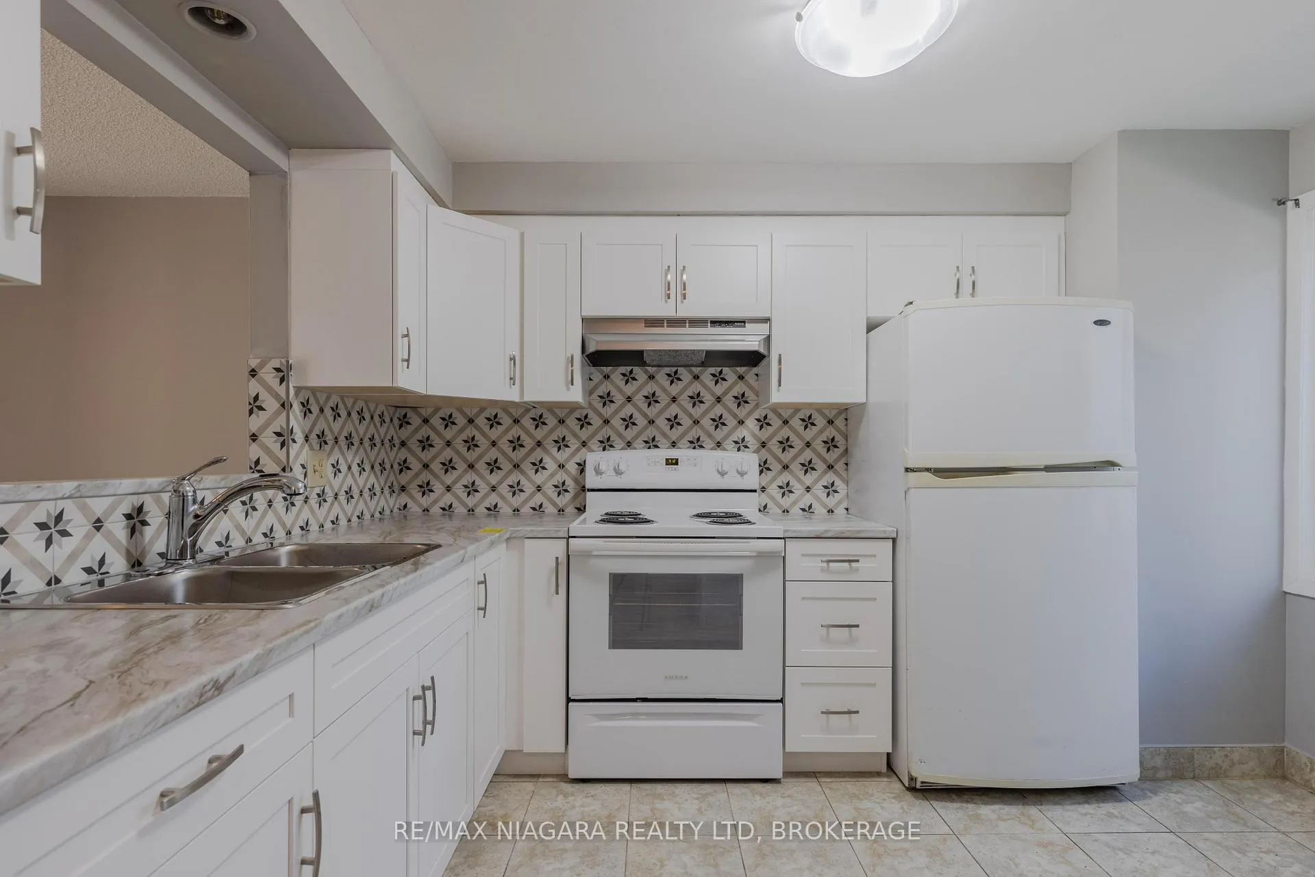 Photo 3 of Unit 88, 6767 Thorold Stone Road, Niagara Falls, Stamford — HOMEH