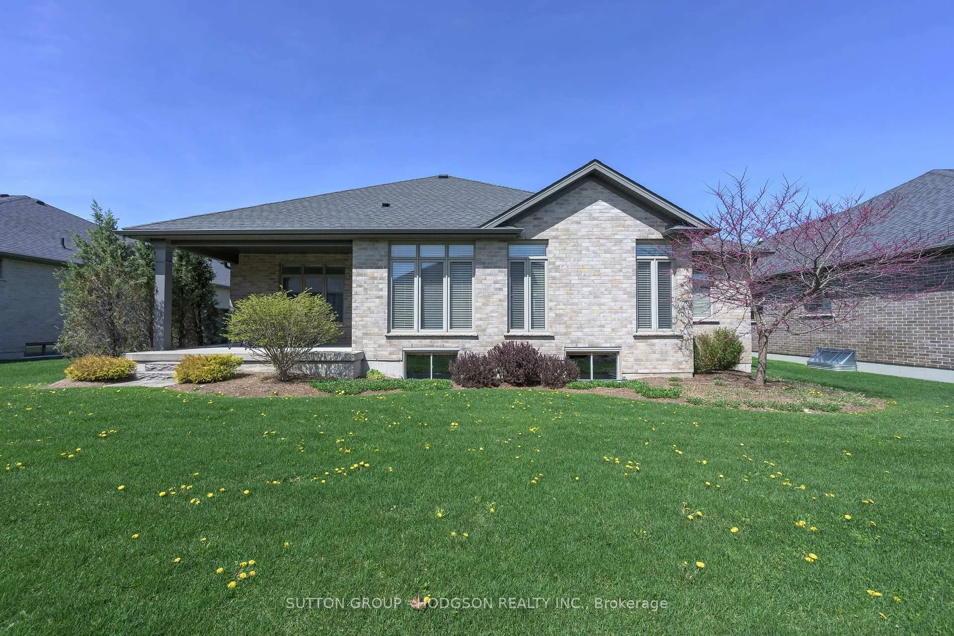 Photo 2 of 2417 Moe Norman Way, London, South A — HOMEH
