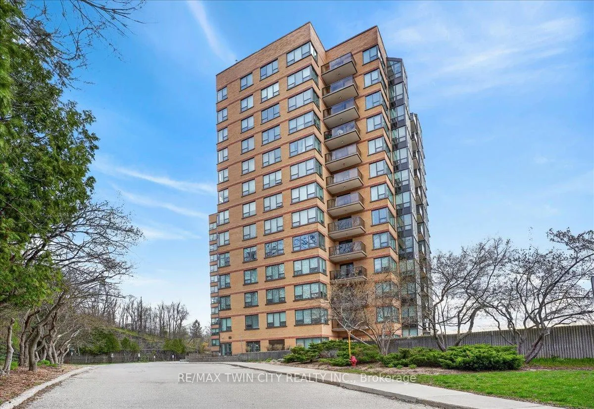 Photo 3 of Unit 604, 237 King Street W, Cambridge — HOMEH