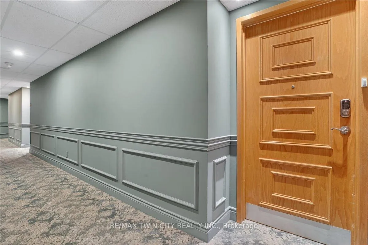Photo 7 of Unit 604, 237 King Street W, Cambridge — HOMEH