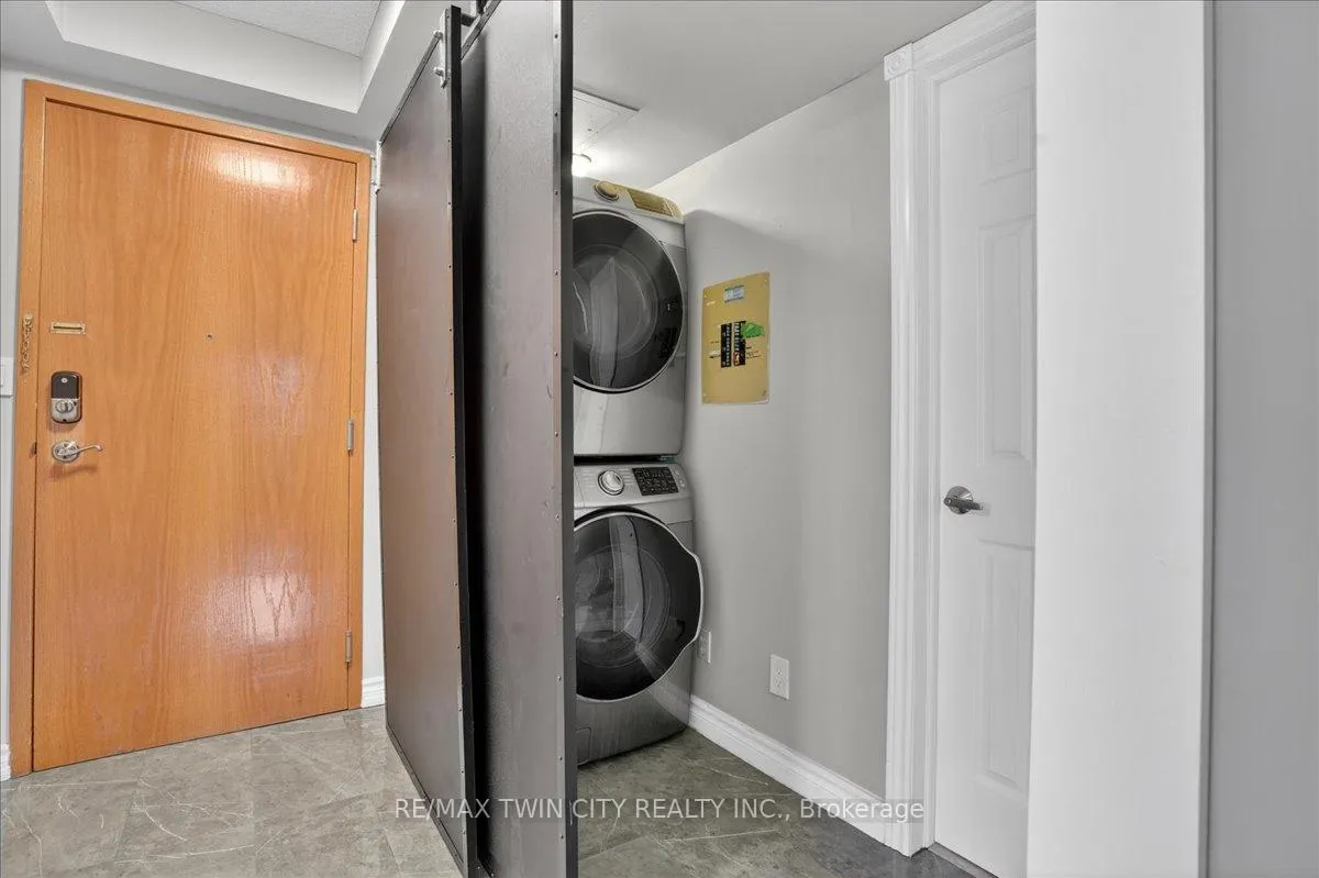 Photo 9 of Unit 604, 237 King Street W, Cambridge — HOMEH