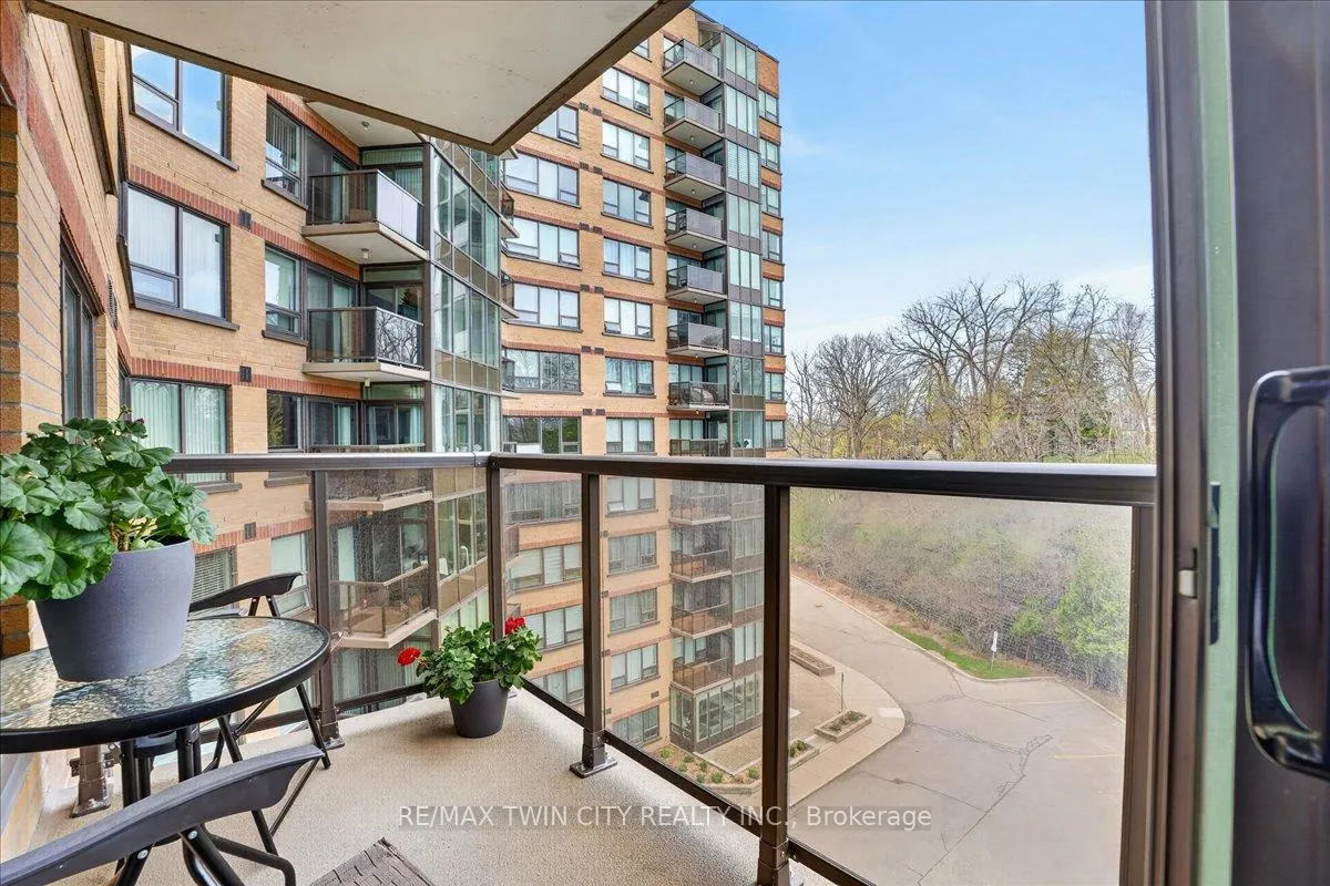 Photo 18 of Unit 604, 237 King Street W, Cambridge — HOMEH