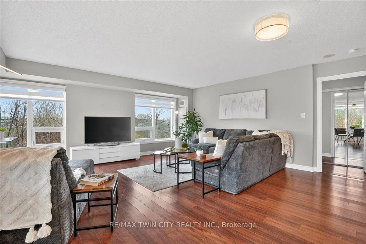 Photo 19 of Unit 604, 237 King Street W, Cambridge — HOMEH