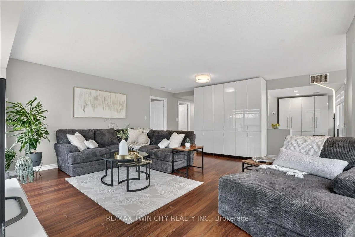 Photo 21 of Unit 604, 237 King Street W, Cambridge — HOMEH