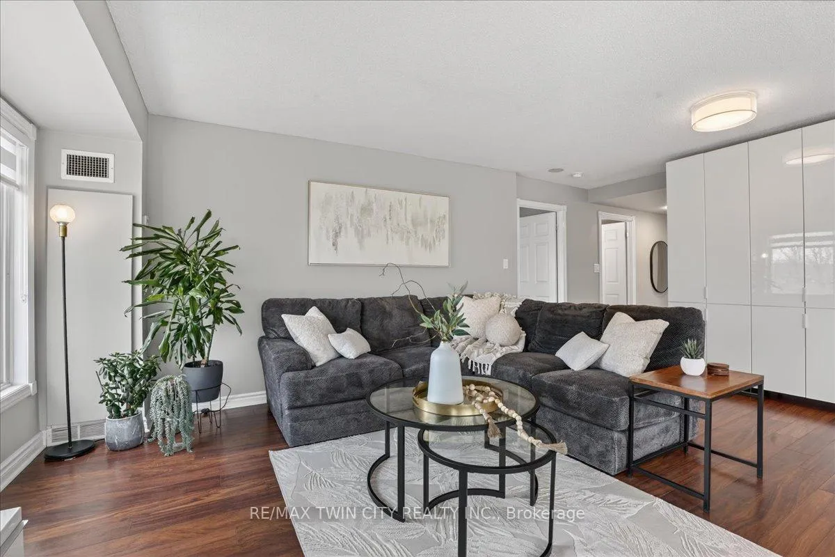 Photo 22 of Unit 604, 237 King Street W, Cambridge — HOMEH