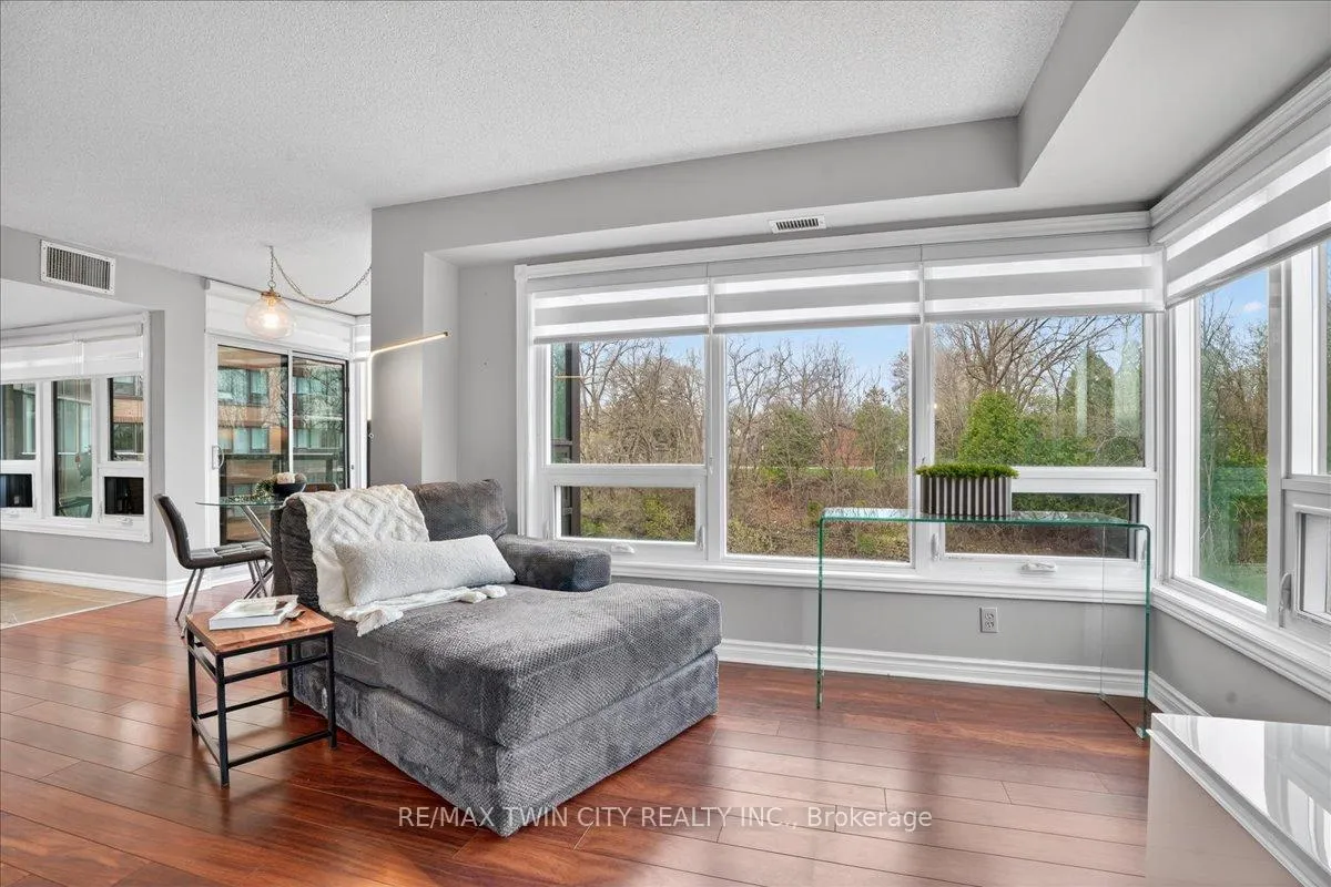 Photo 23 of Unit 604, 237 King Street W, Cambridge — HOMEH