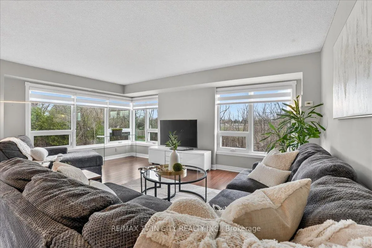 Photo 24 of Unit 604, 237 King Street W, Cambridge — HOMEH