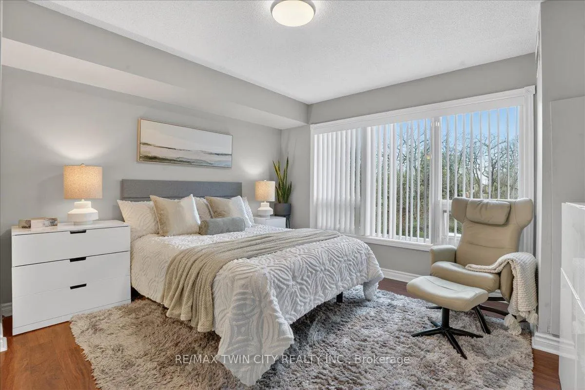 Photo 26 of Unit 604, 237 King Street W, Cambridge — HOMEH