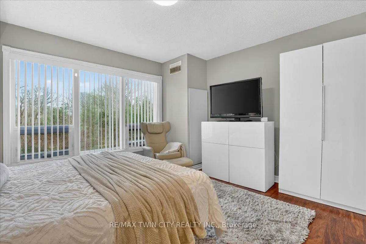 Photo 27 of Unit 604, 237 King Street W, Cambridge — HOMEH
