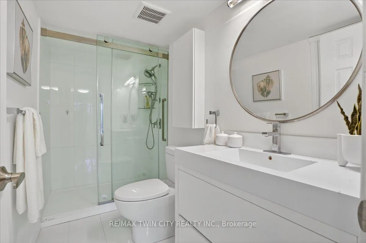 Photo 30 of Unit 604, 237 King Street W, Cambridge — HOMEH