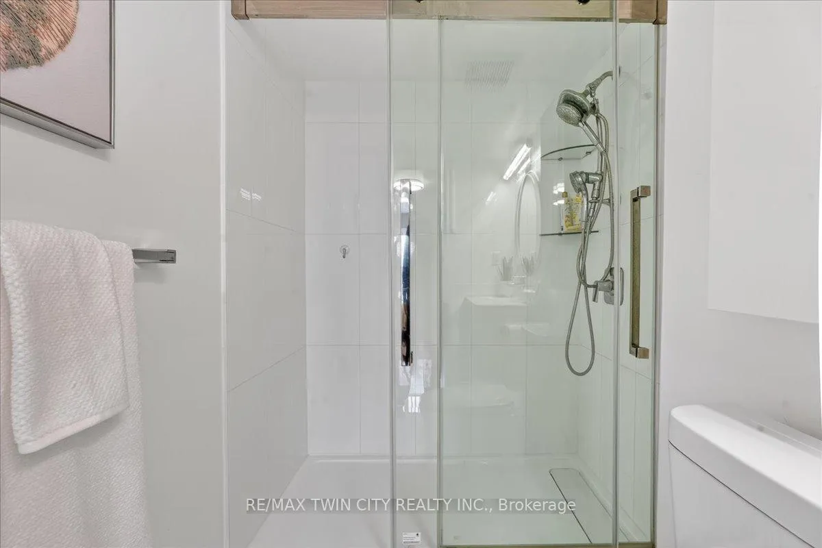 Photo 31 of Unit 604, 237 King Street W, Cambridge — HOMEH