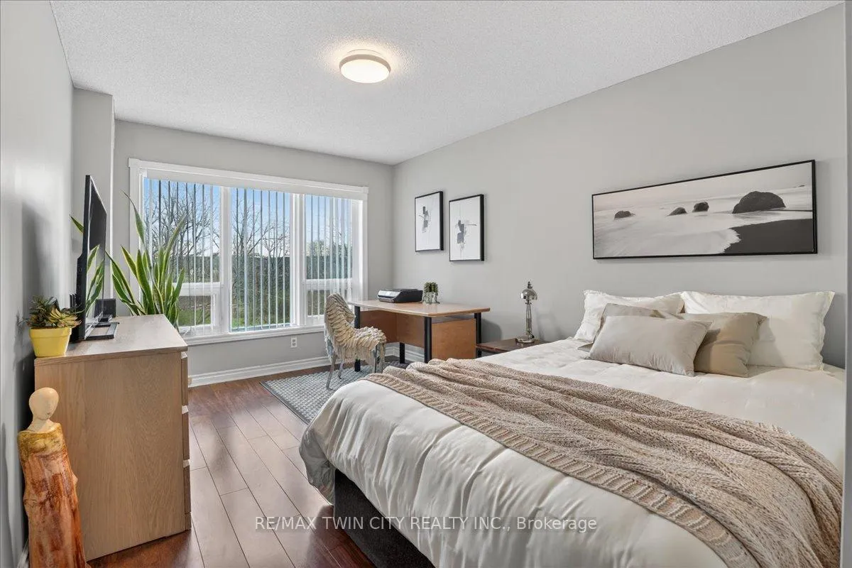Photo 34 of Unit 604, 237 King Street W, Cambridge — HOMEH