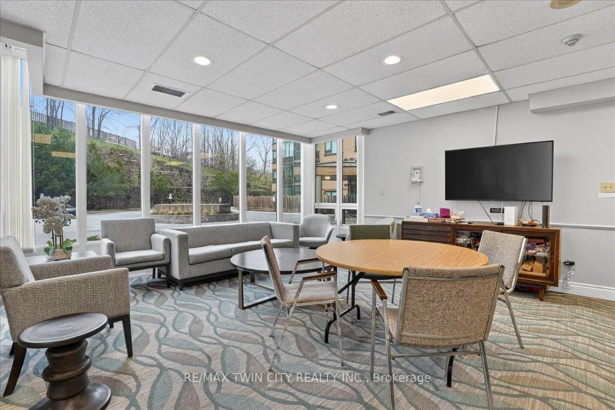Photo 45 of Unit 604, 237 King Street W, Cambridge — HOMEH