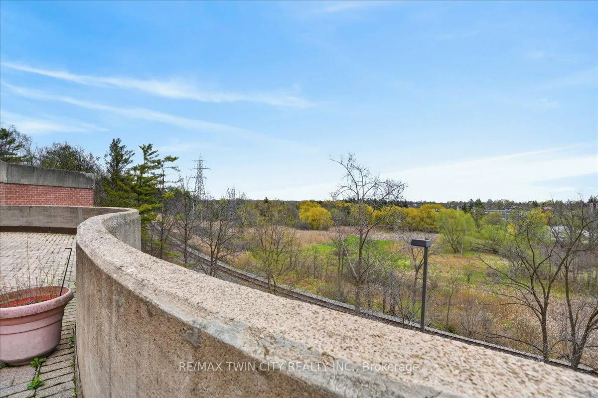 Photo 50 of Unit 604, 237 King Street W, Cambridge — HOMEH