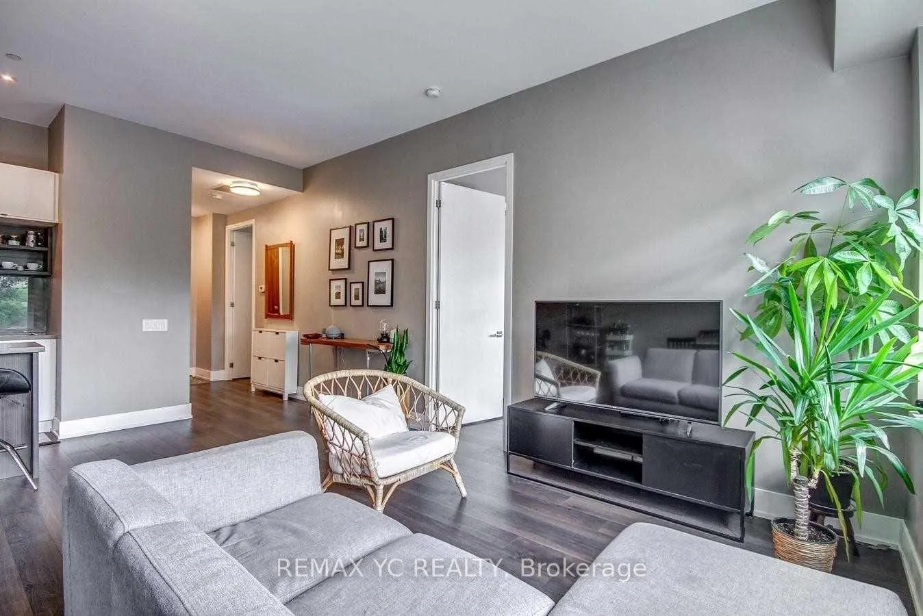 Photo 5 of Unit 321, 111 St Clair Avenue W, Toronto, Yonge-St. Clair — HOMEH