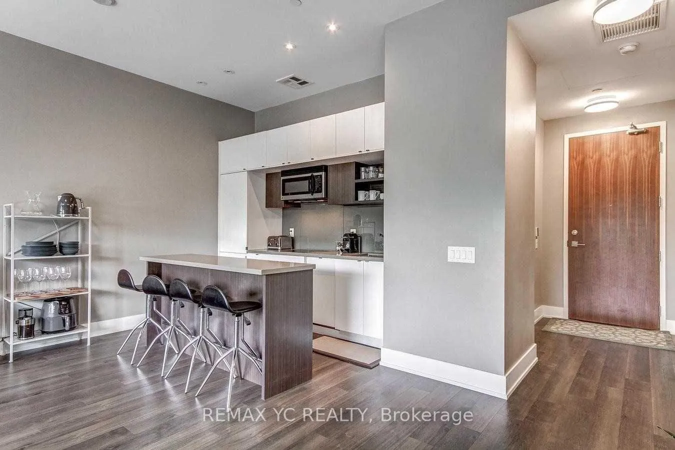 Photo 6 of Unit 321, 111 St Clair Avenue W, Toronto, Yonge-St. Clair — HOMEH