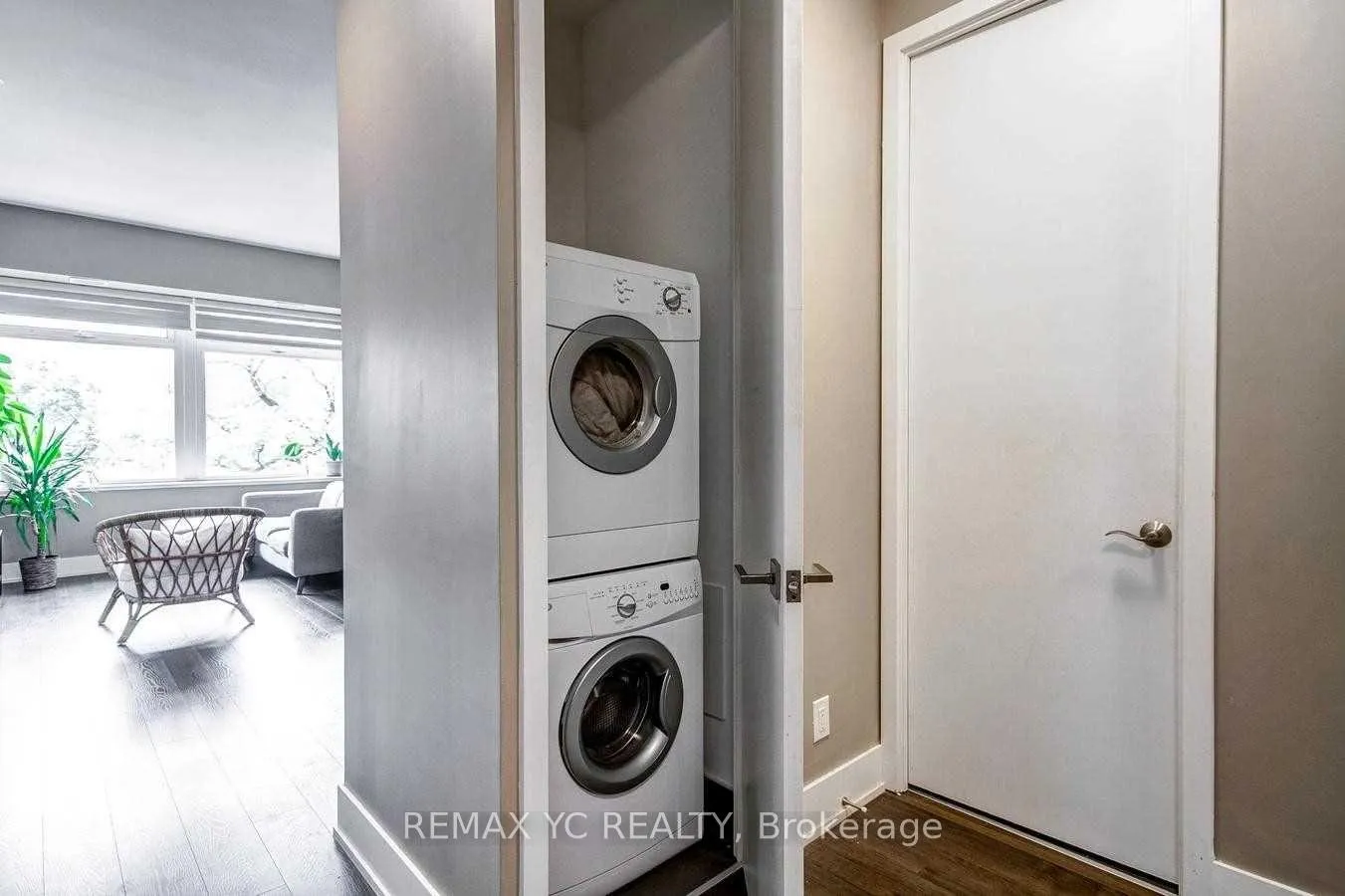 Photo 14 of Unit 321, 111 St Clair Avenue W, Toronto, Yonge-St. Clair — HOMEH