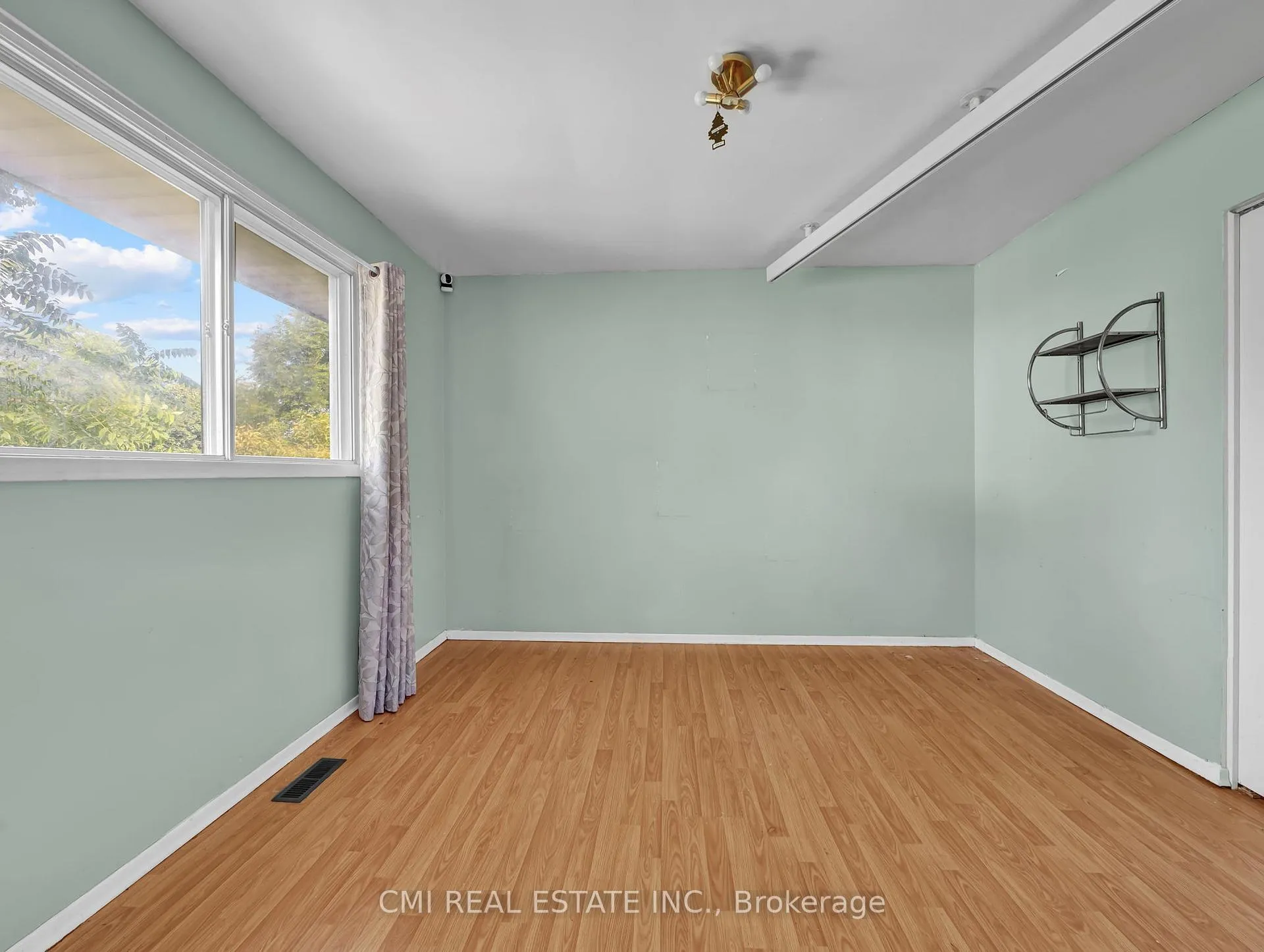 Photo 15 of 74 Brier Park Road, Brantford, Fairview - Brantford — HOMEH