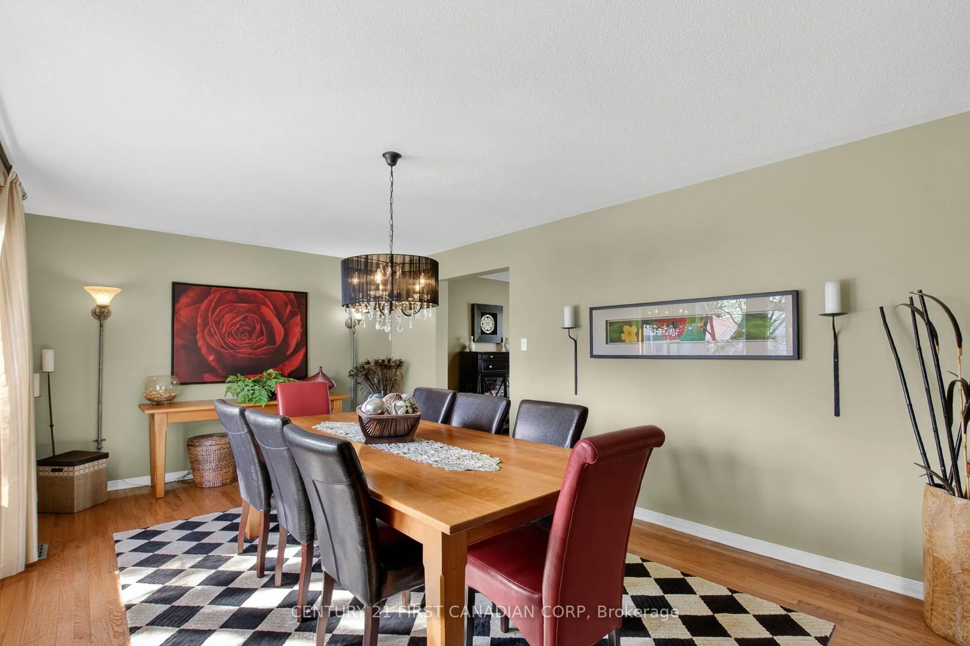 Photo 5 of 19 Bartlett Crescent, London, South M — HOMEH