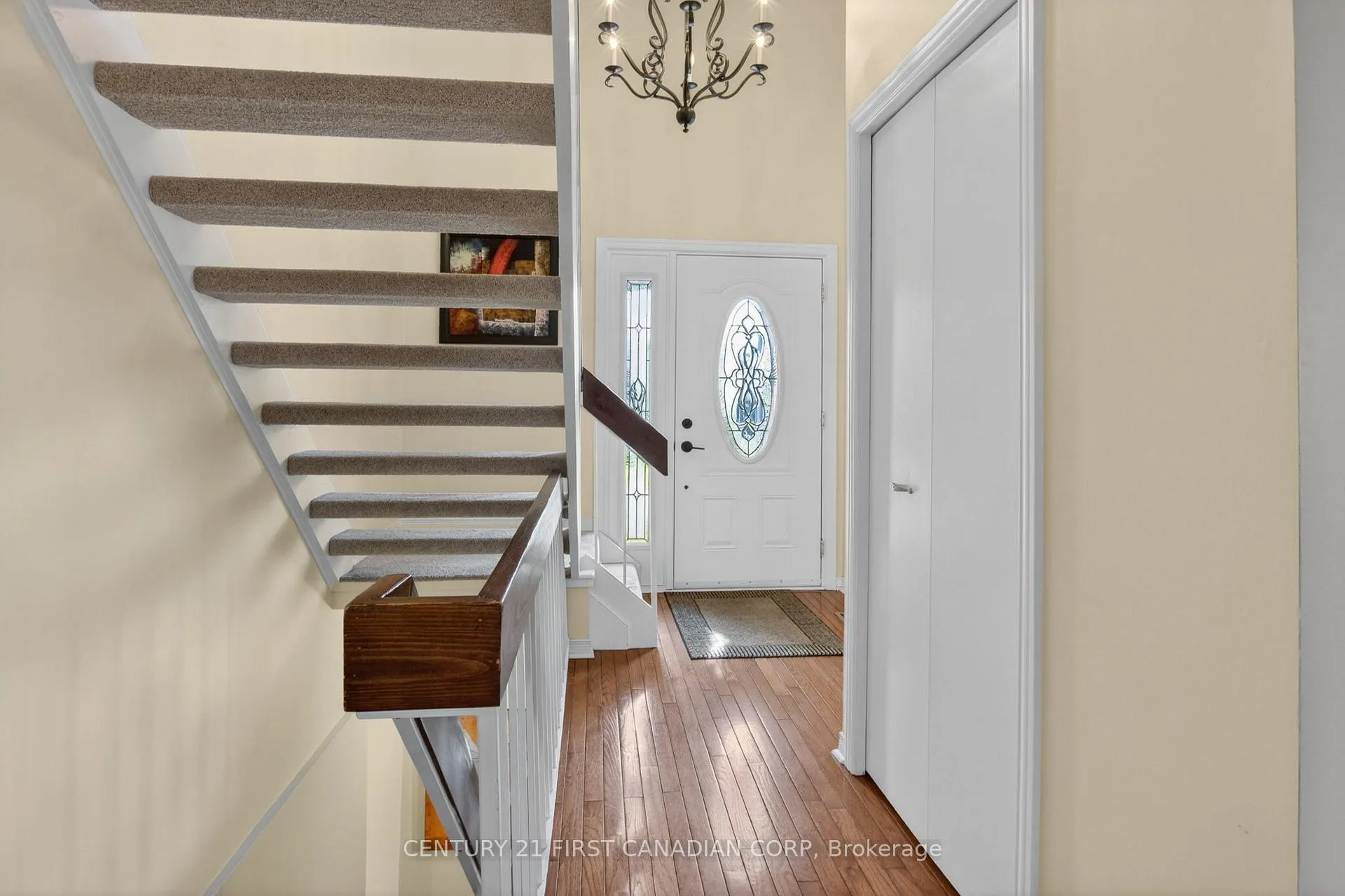 Photo 7 of 19 Bartlett Crescent, London, South M — HOMEH