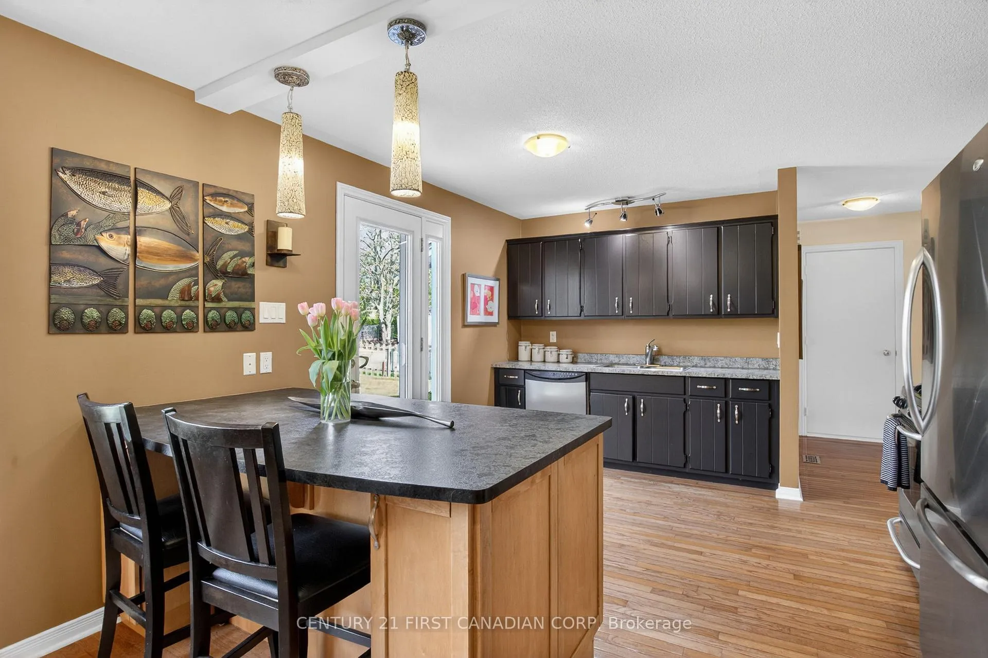 Photo 10 of 19 Bartlett Crescent, London, South M — HOMEH