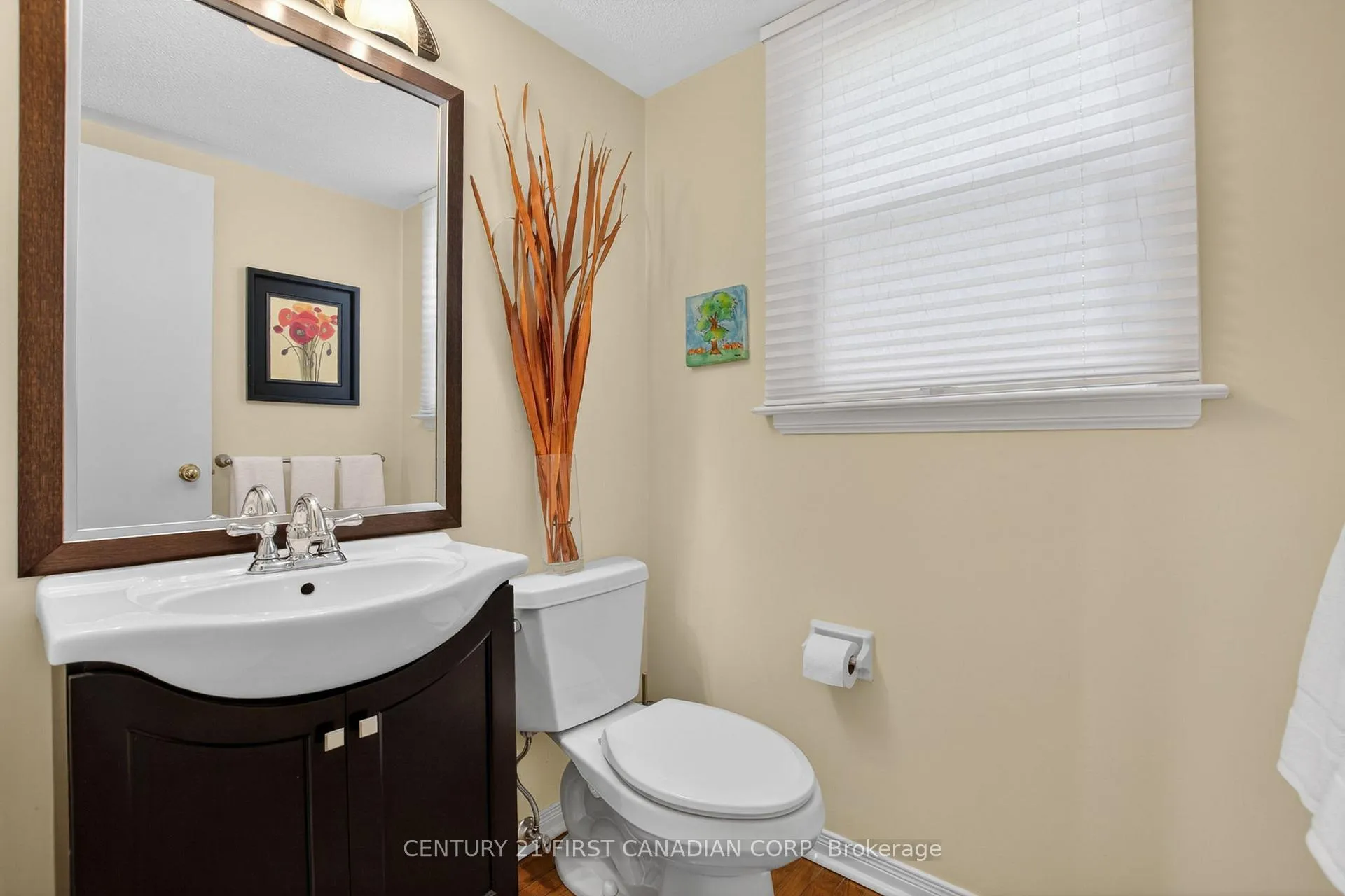 Photo 12 of 19 Bartlett Crescent, London, South M — HOMEH