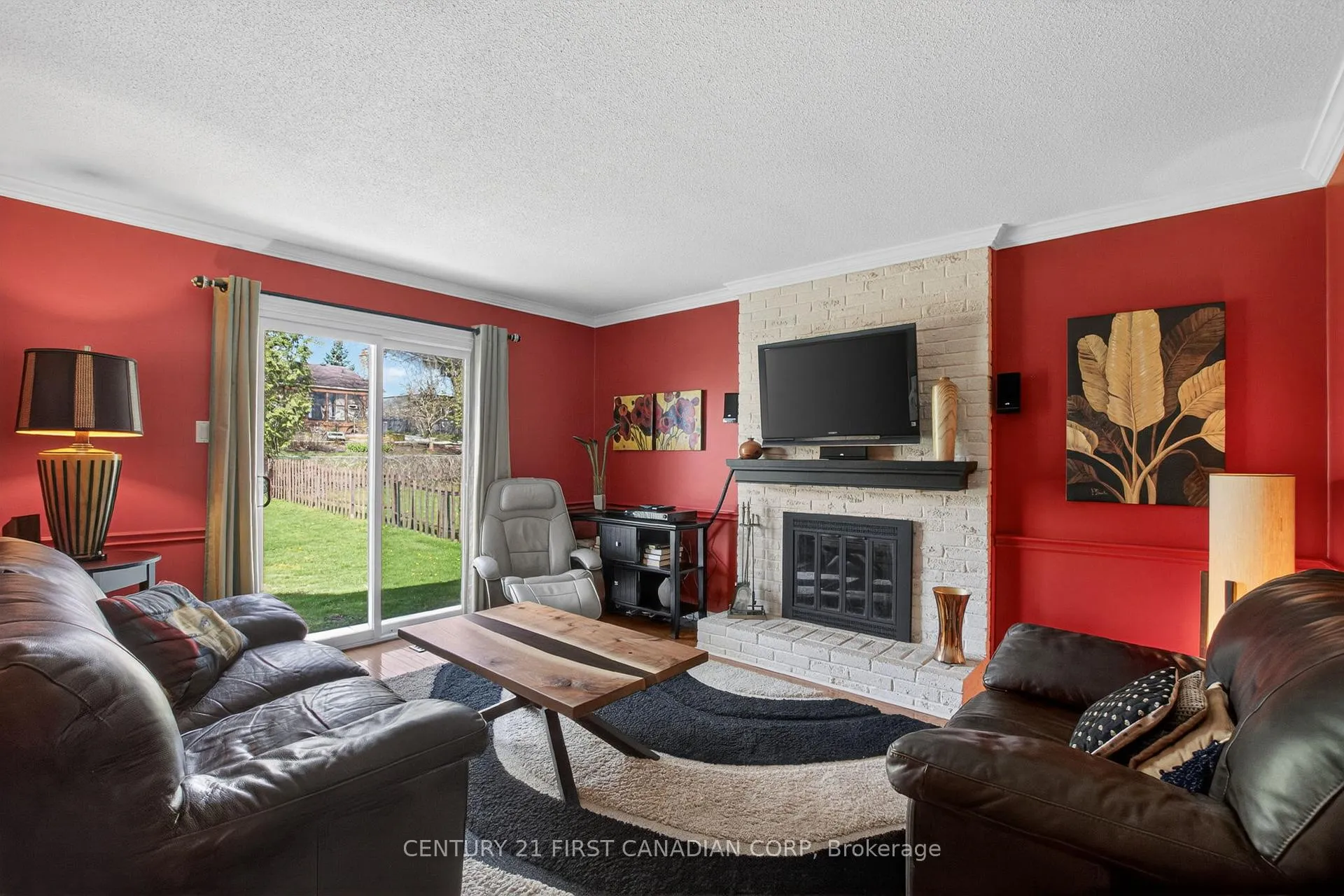 Photo 13 of 19 Bartlett Crescent, London, South M — HOMEH