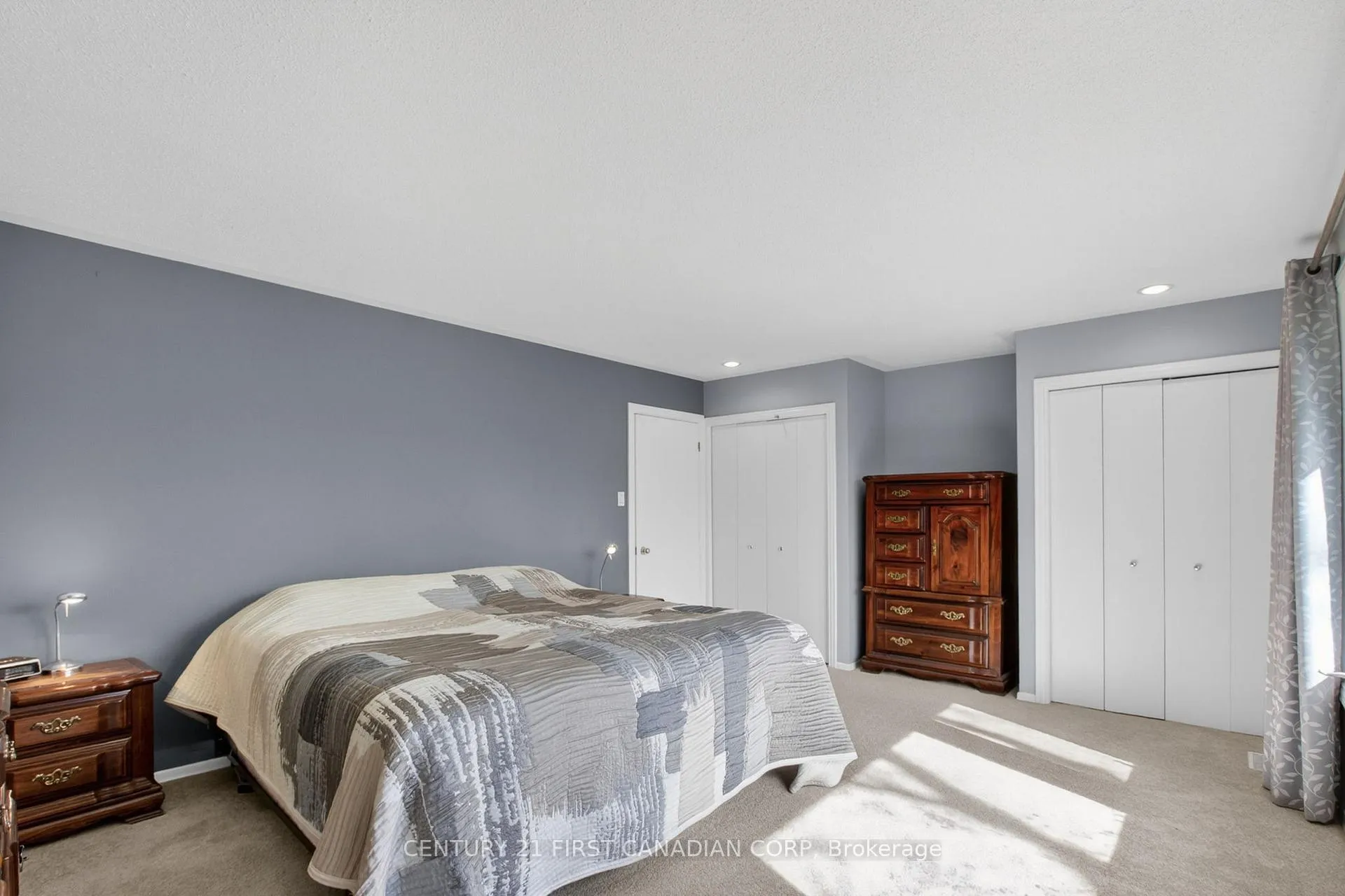 Photo 16 of 19 Bartlett Crescent, London, South M — HOMEH
