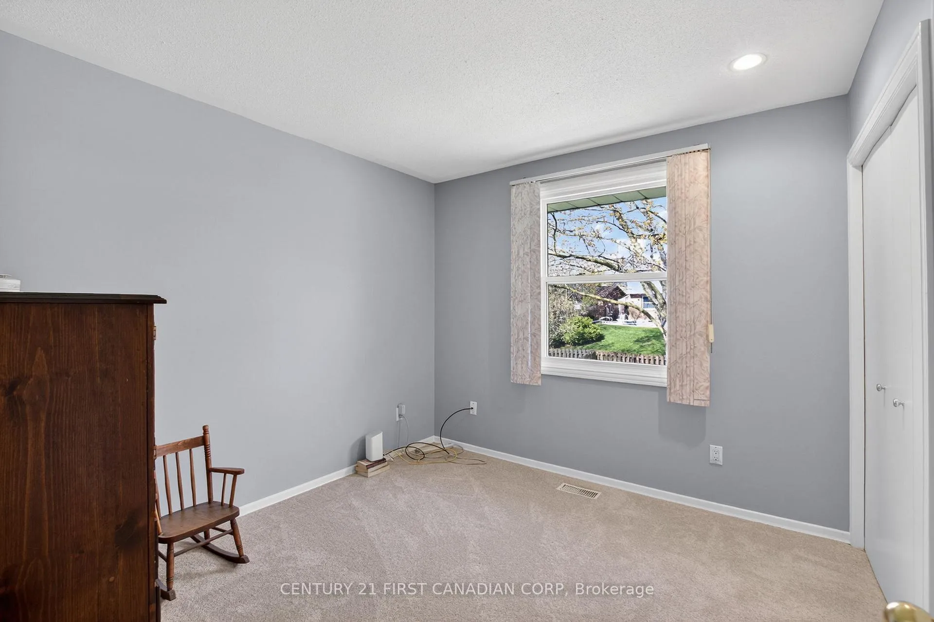 Photo 20 of 19 Bartlett Crescent, London, South M — HOMEH