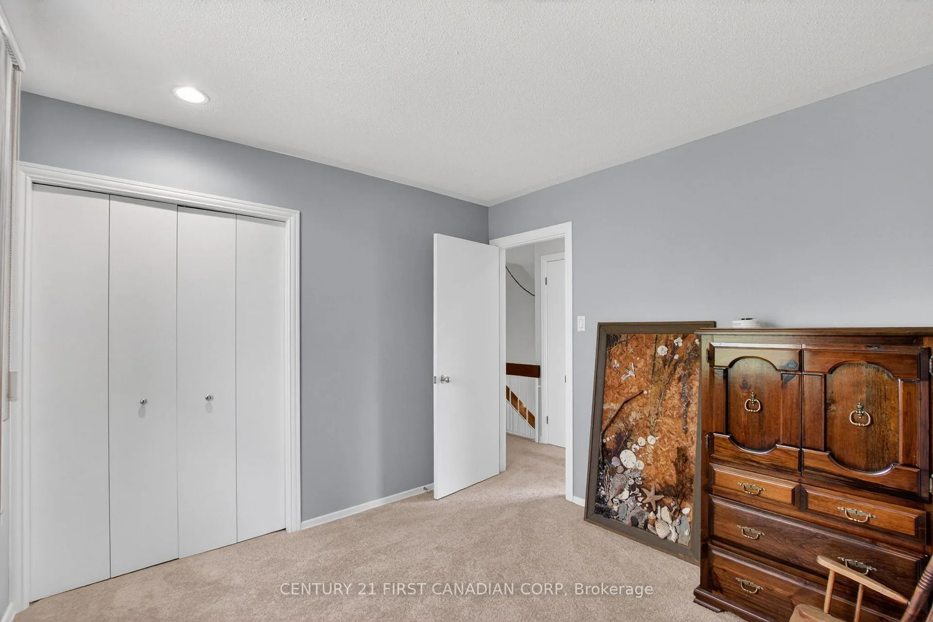 Photo 21 of 19 Bartlett Crescent, London, South M — HOMEH