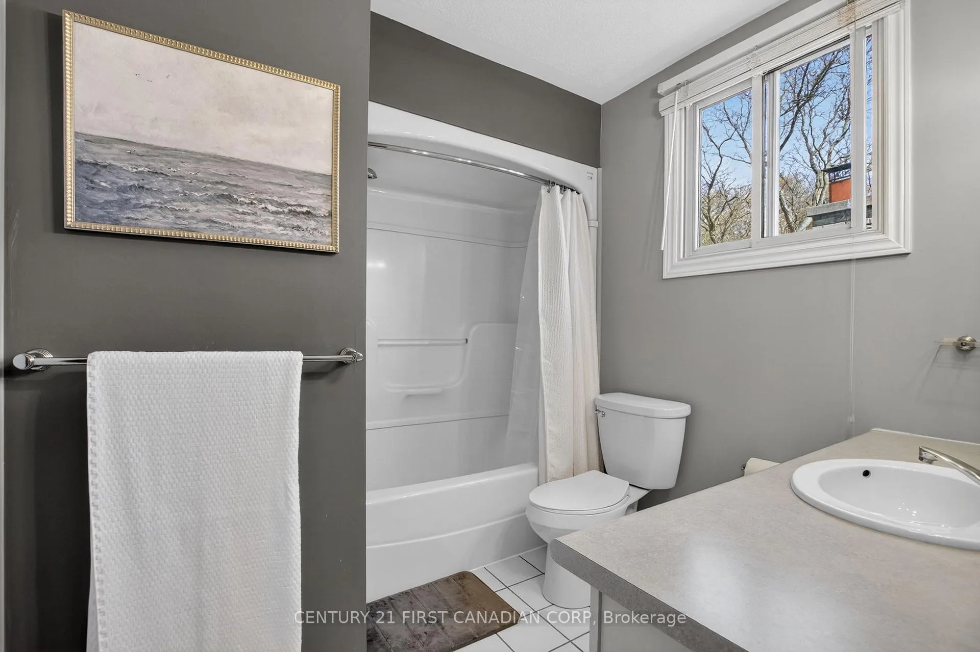 Photo 22 of 19 Bartlett Crescent, London, South M — HOMEH