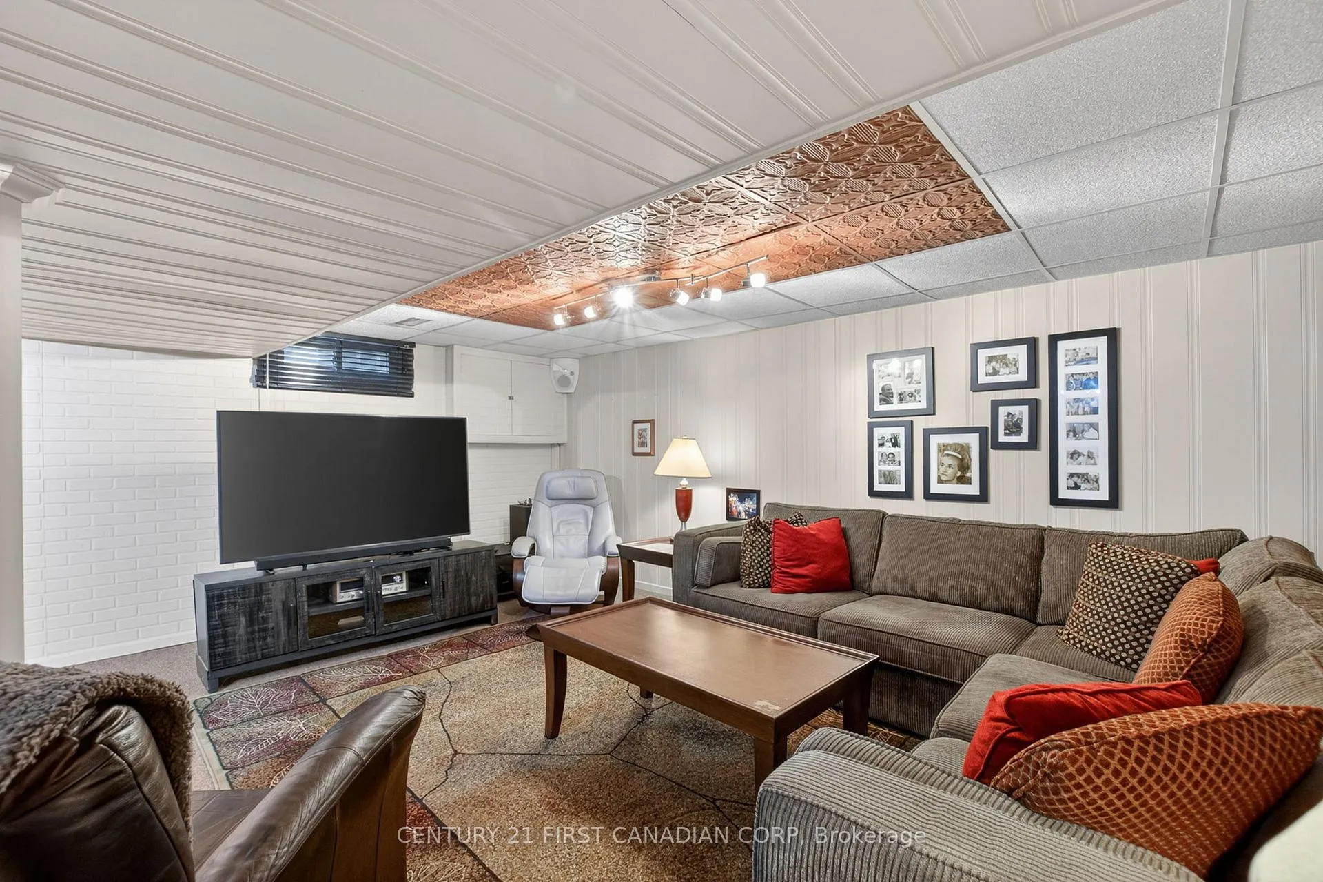 Photo 29 of 19 Bartlett Crescent, London, South M — HOMEH
