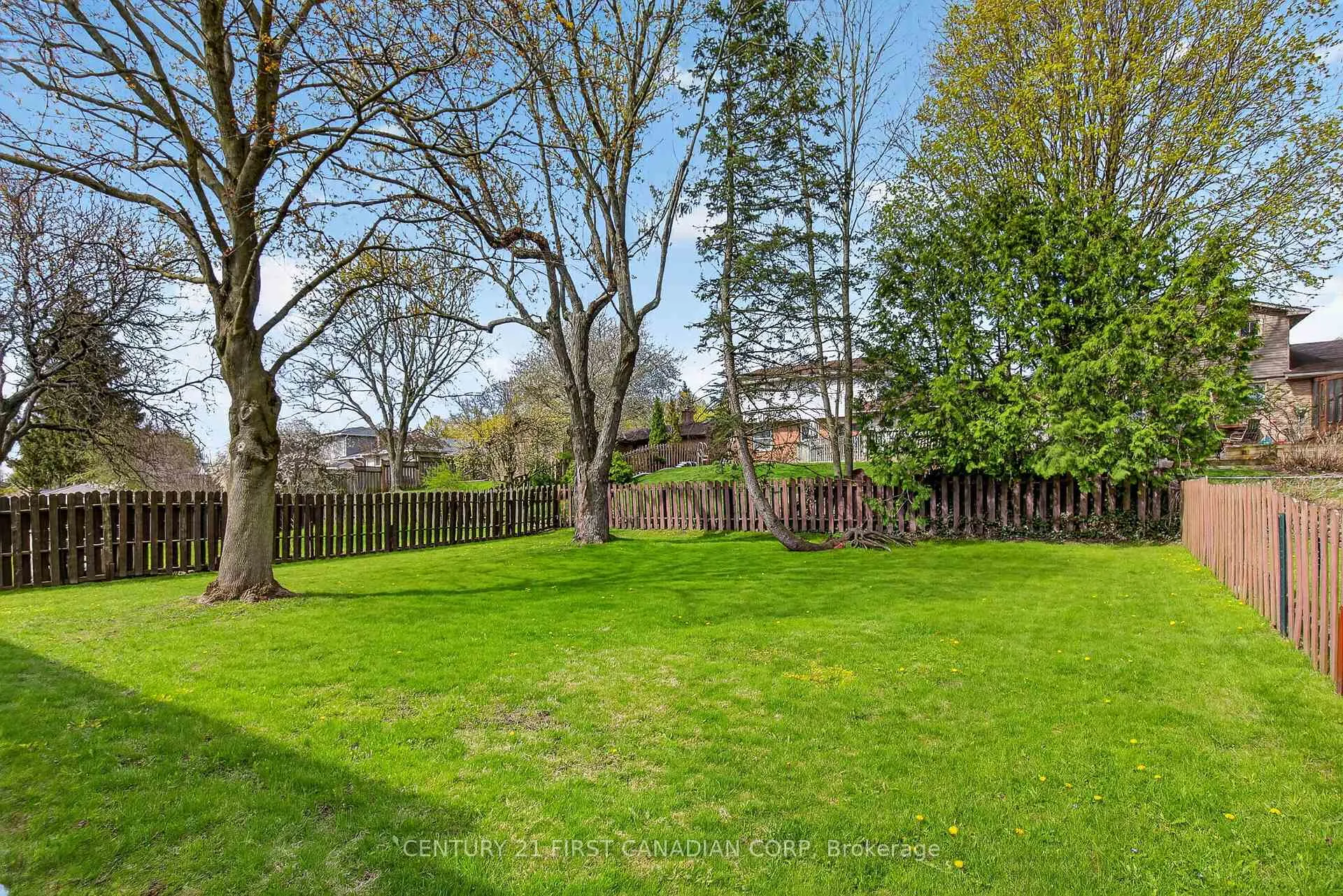 Photo 37 of 19 Bartlett Crescent, London, South M — HOMEH