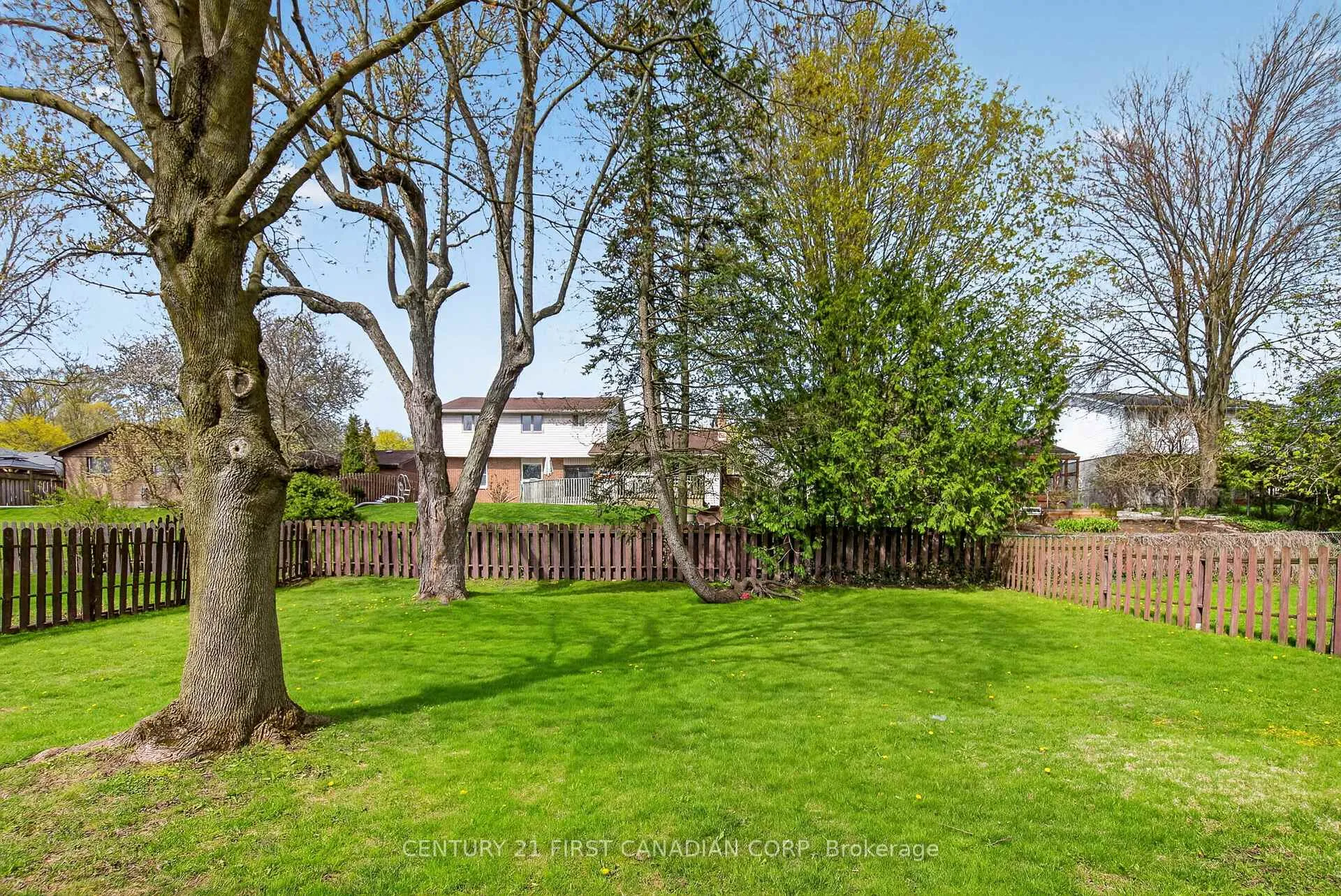 Photo 38 of 19 Bartlett Crescent, London, South M — HOMEH