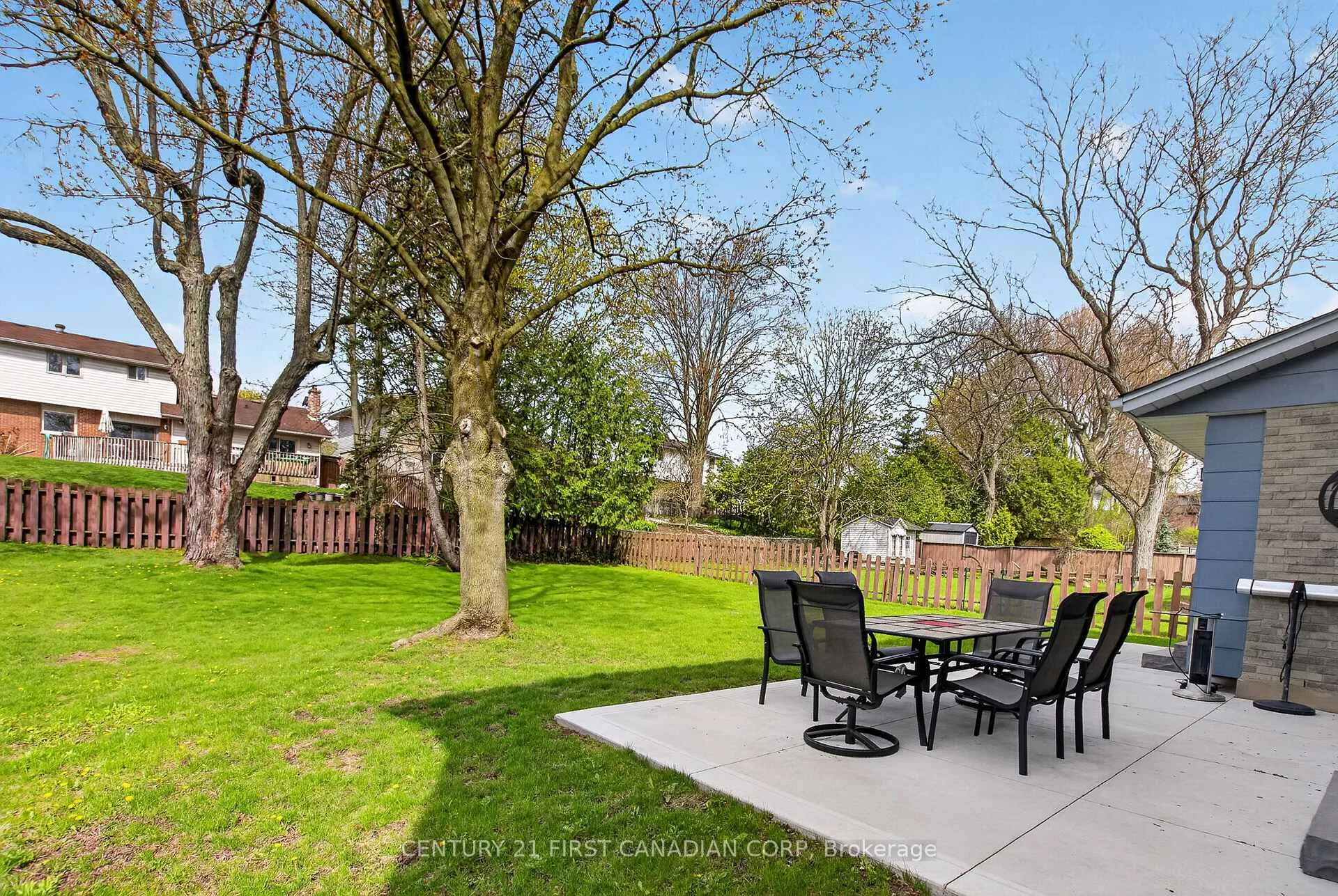 Photo 43 of 19 Bartlett Crescent, London, South M — HOMEH