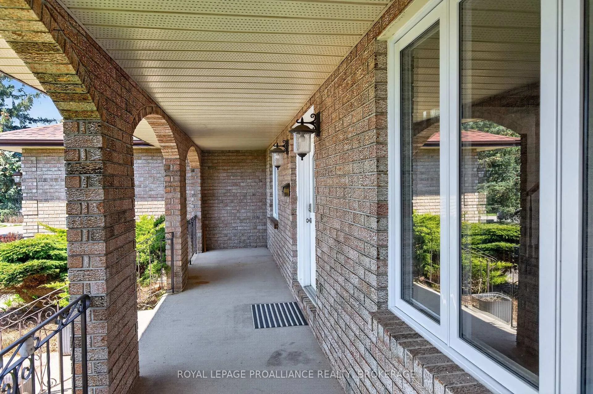Photo 4 of 680 Rivermeade Avenue, Kingston, East Gardiners Rd — HOMEH