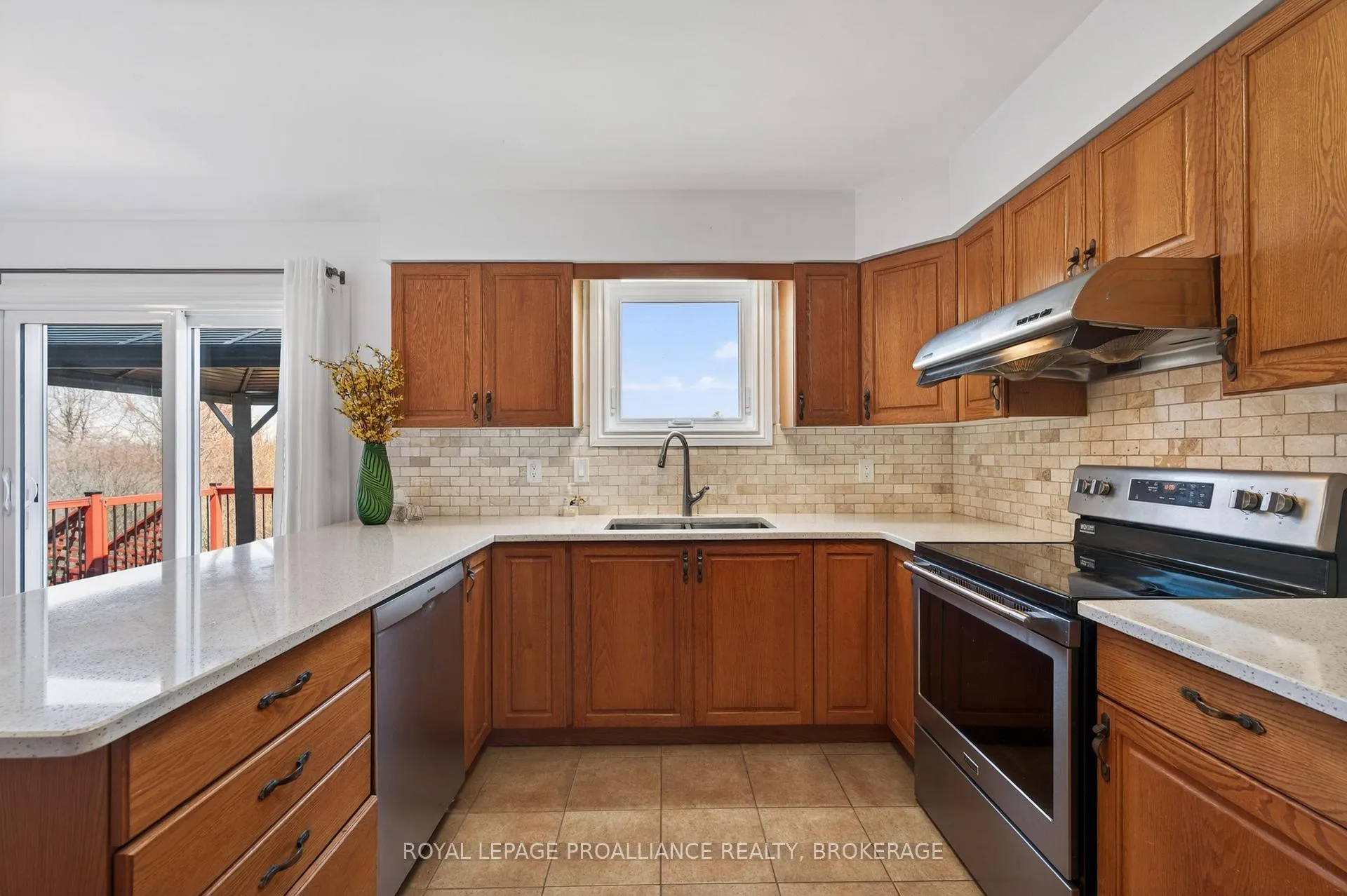 Photo 11 of 680 Rivermeade Avenue, Kingston, East Gardiners Rd — HOMEH