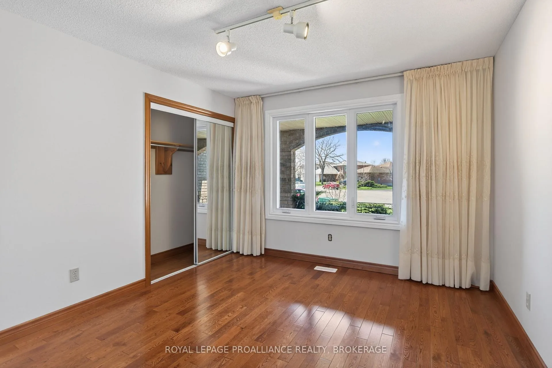 Photo 20 of 680 Rivermeade Avenue, Kingston, East Gardiners Rd — HOMEH