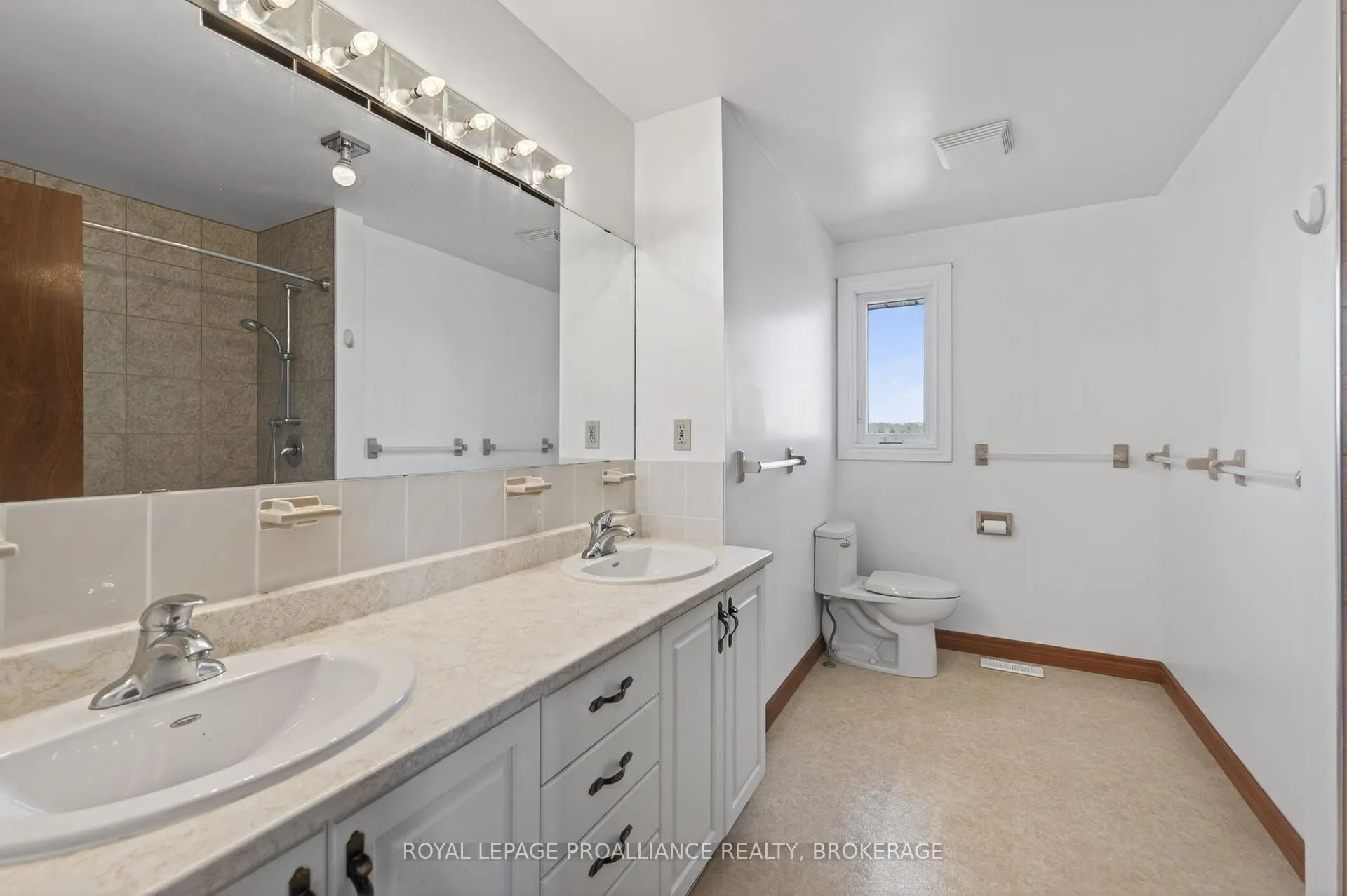 Photo 27 of 680 Rivermeade Avenue, Kingston, East Gardiners Rd — HOMEH