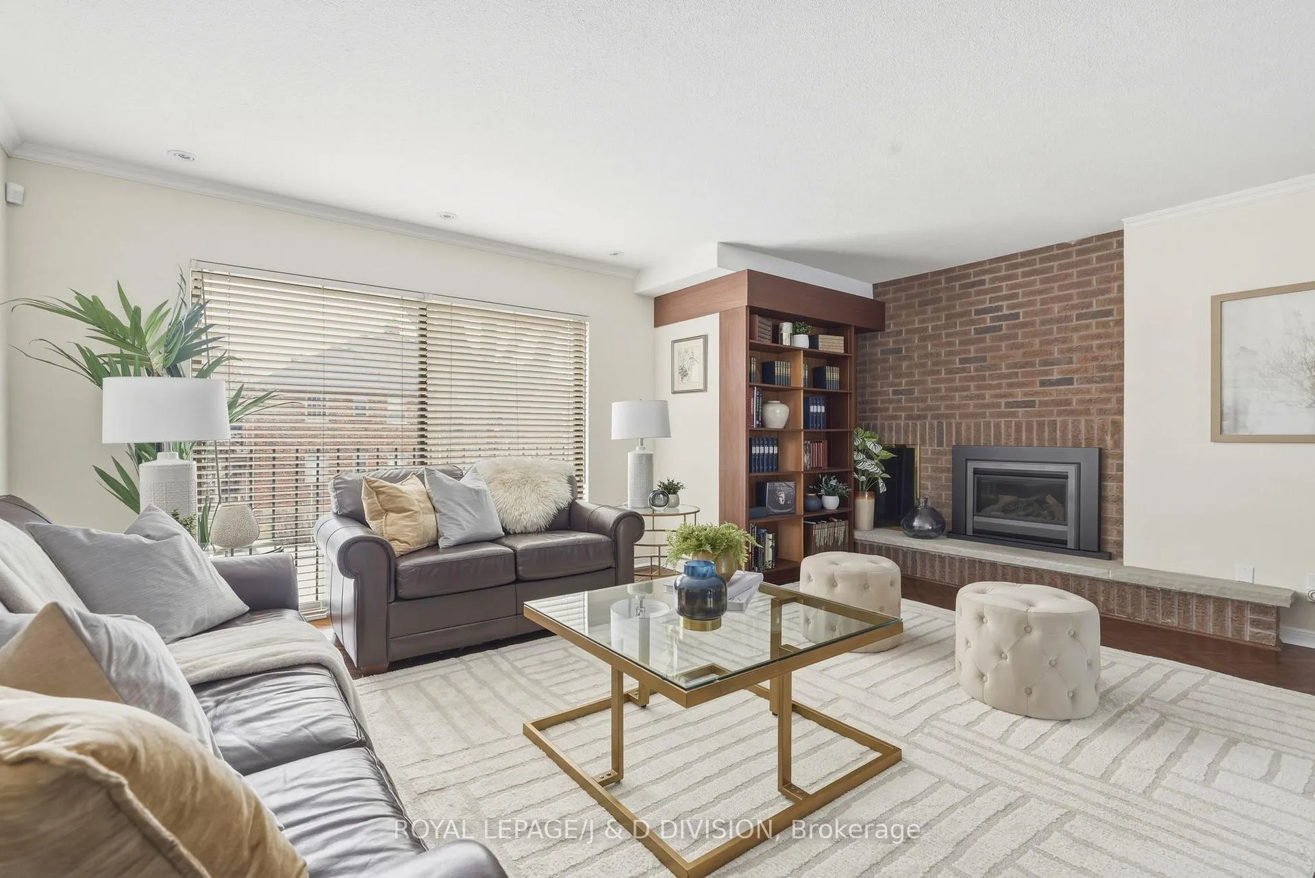 Photo 3 of 122 Cortleigh Boulevard, Toronto, Lawrence Park South — HOMEH