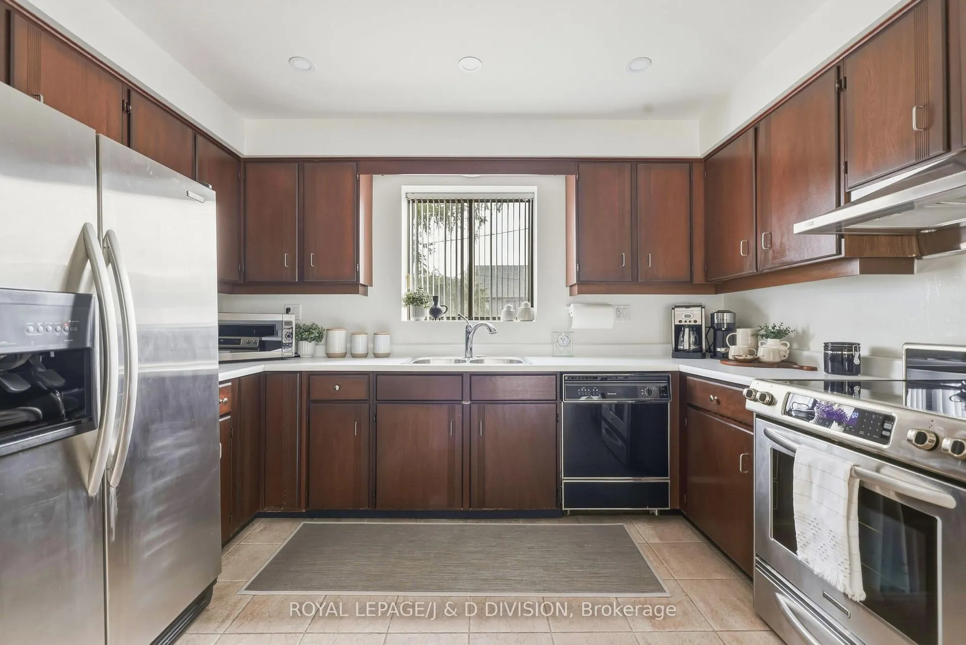 Photo 9 of 122 Cortleigh Boulevard, Toronto, Lawrence Park South — HOMEH