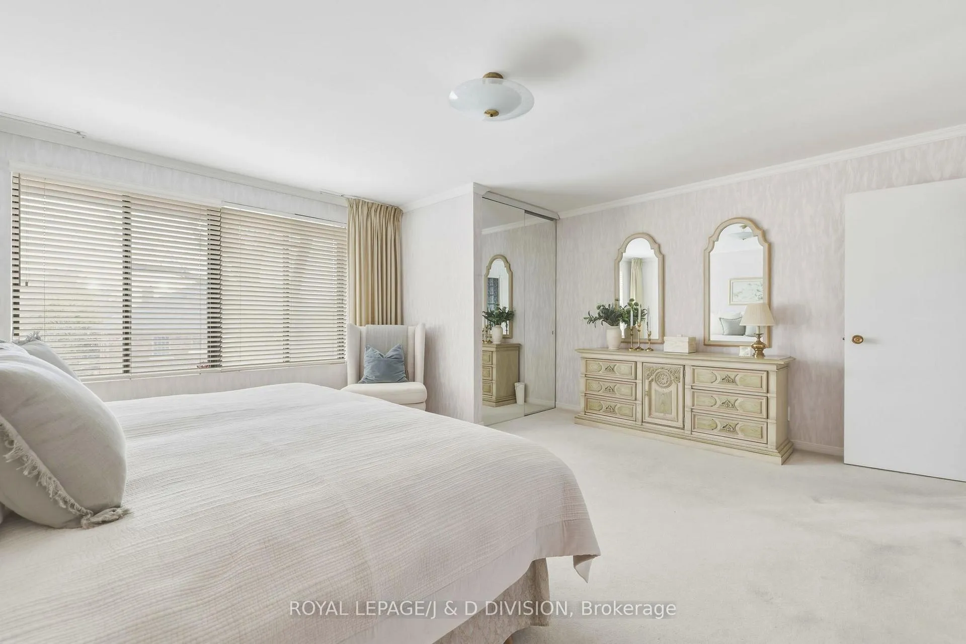 Photo 15 of 122 Cortleigh Boulevard, Toronto, Lawrence Park South — HOMEH