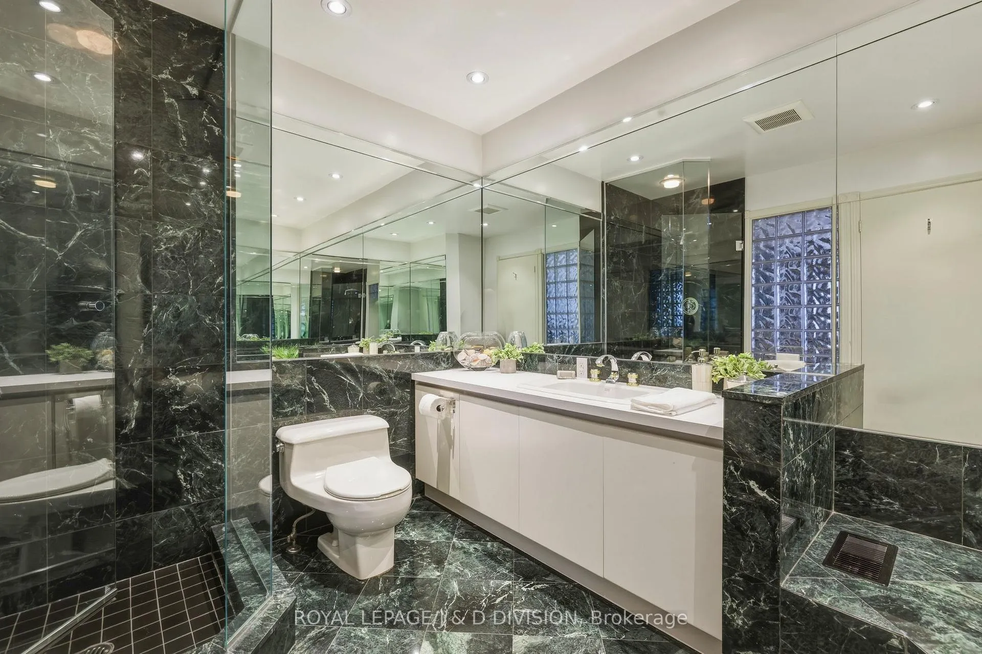 Photo 18 of 122 Cortleigh Boulevard, Toronto, Lawrence Park South — HOMEH