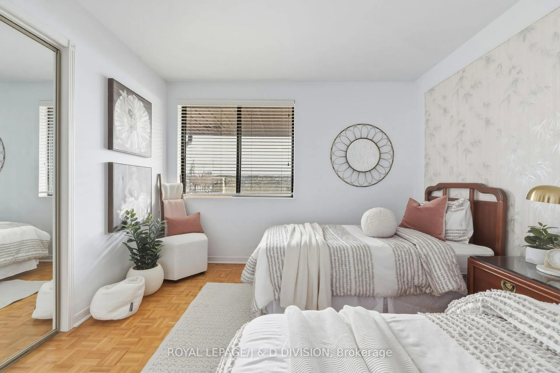 Photo 20 of 122 Cortleigh Boulevard, Toronto, Lawrence Park South — HOMEH