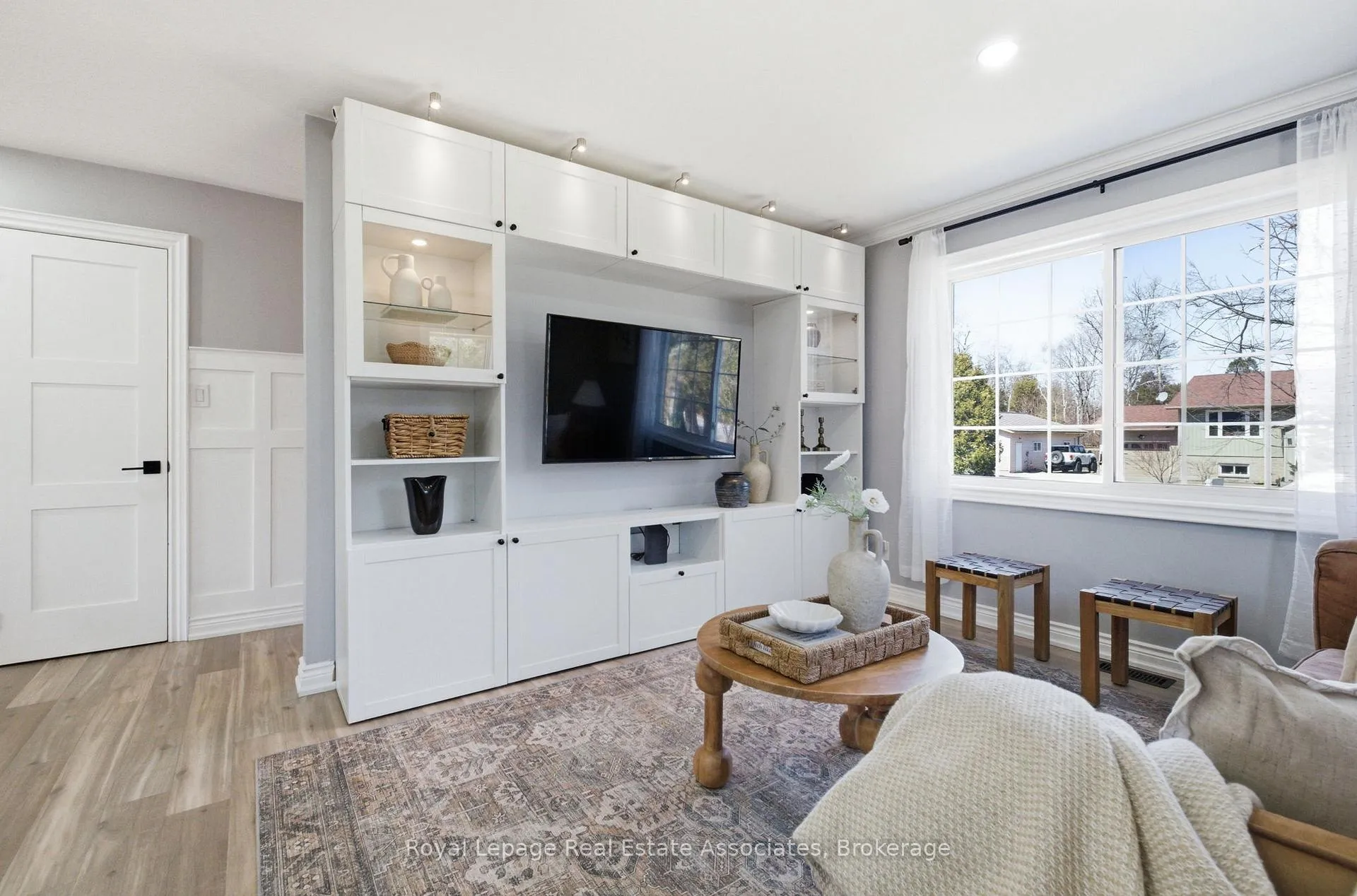 Photo 13 of 8 Beaverdale Crescent, Georgina, Pefferlaw — HOMEH