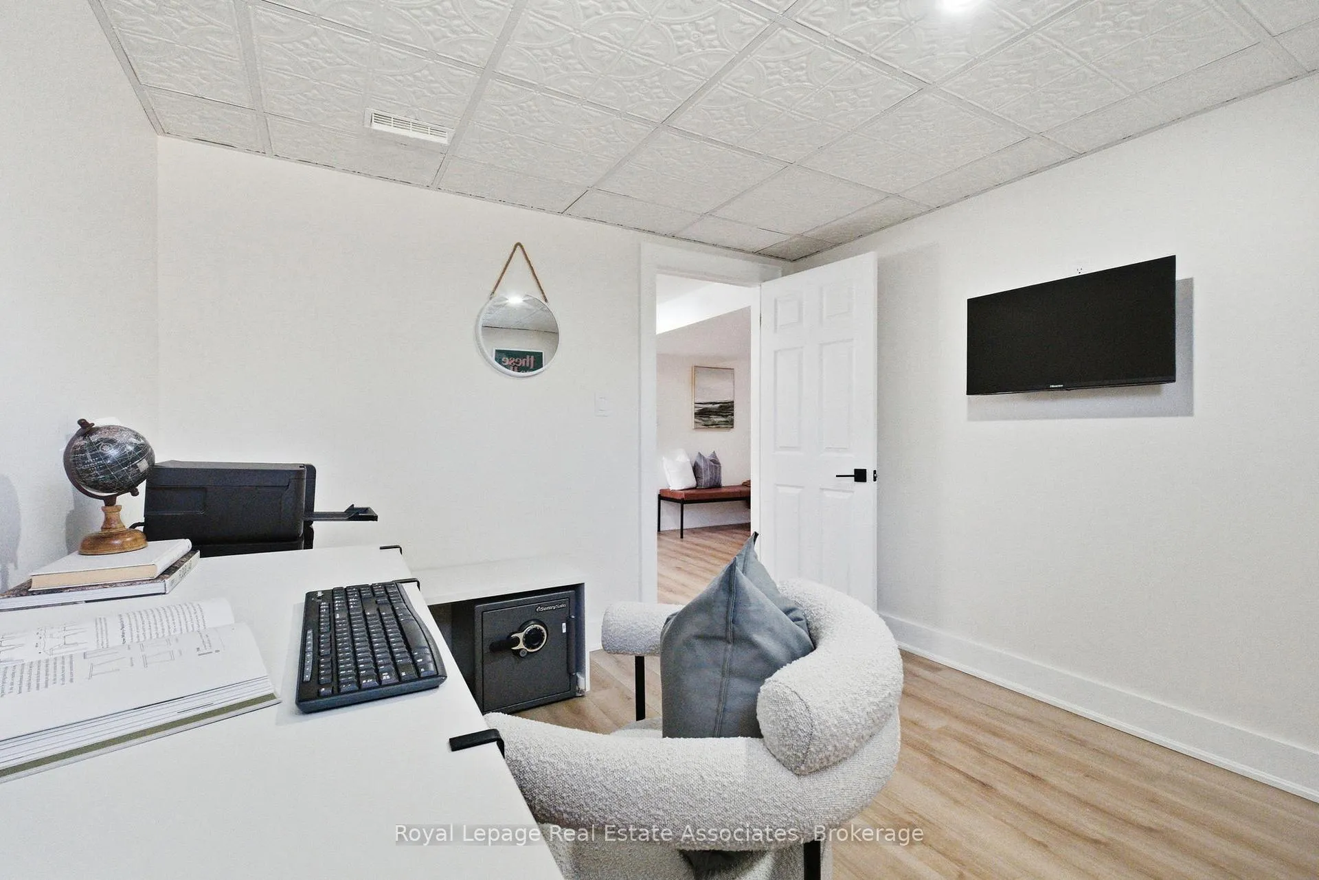Photo 21 of 8 Beaverdale Crescent, Georgina, Pefferlaw — HOMEH